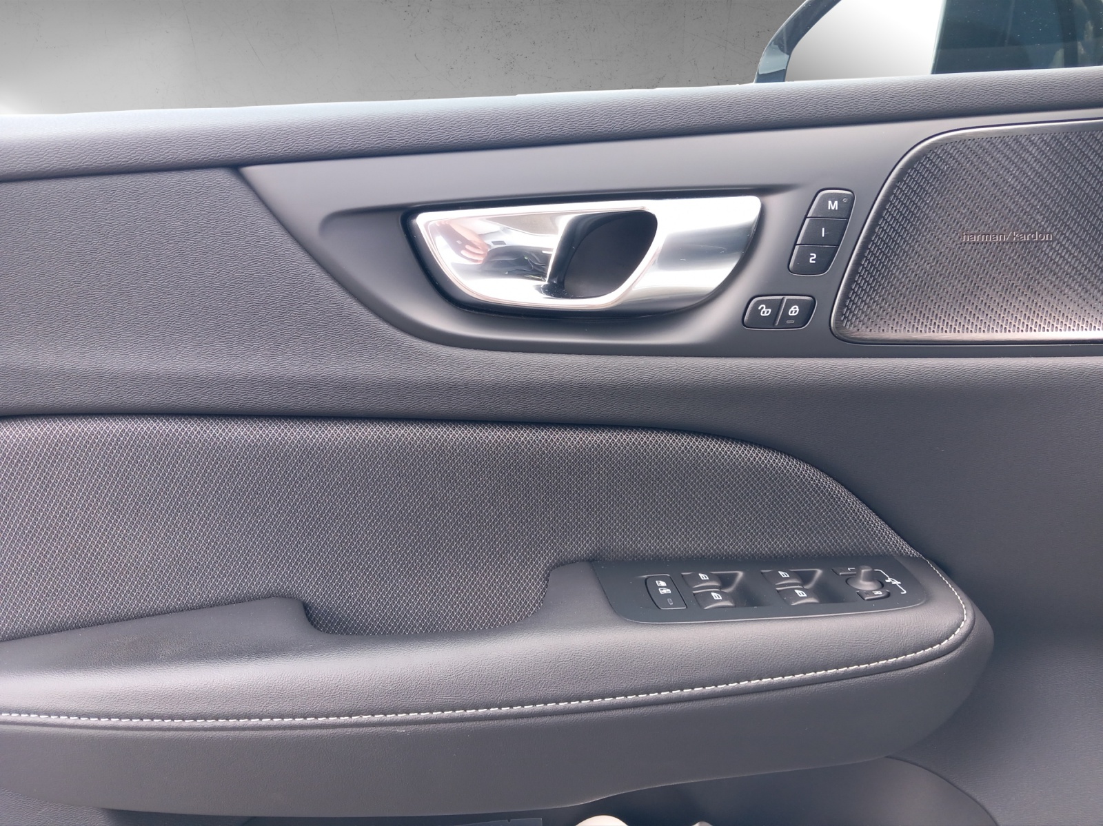 VOLVO V60 2.0 T6 TE Ultimate Dark eAWD-image-20