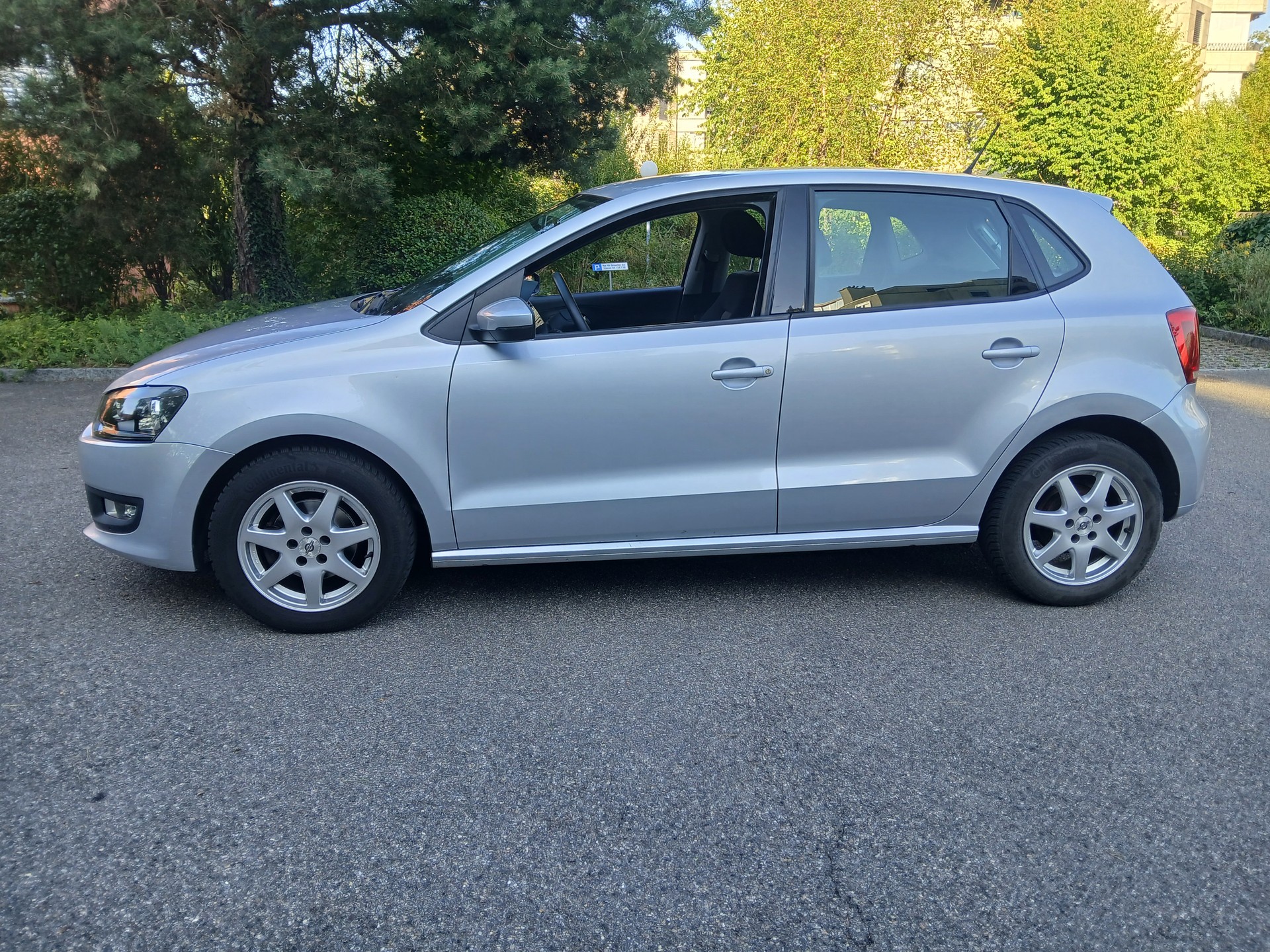 VW Polo 1.4 16V Trendline-image-1