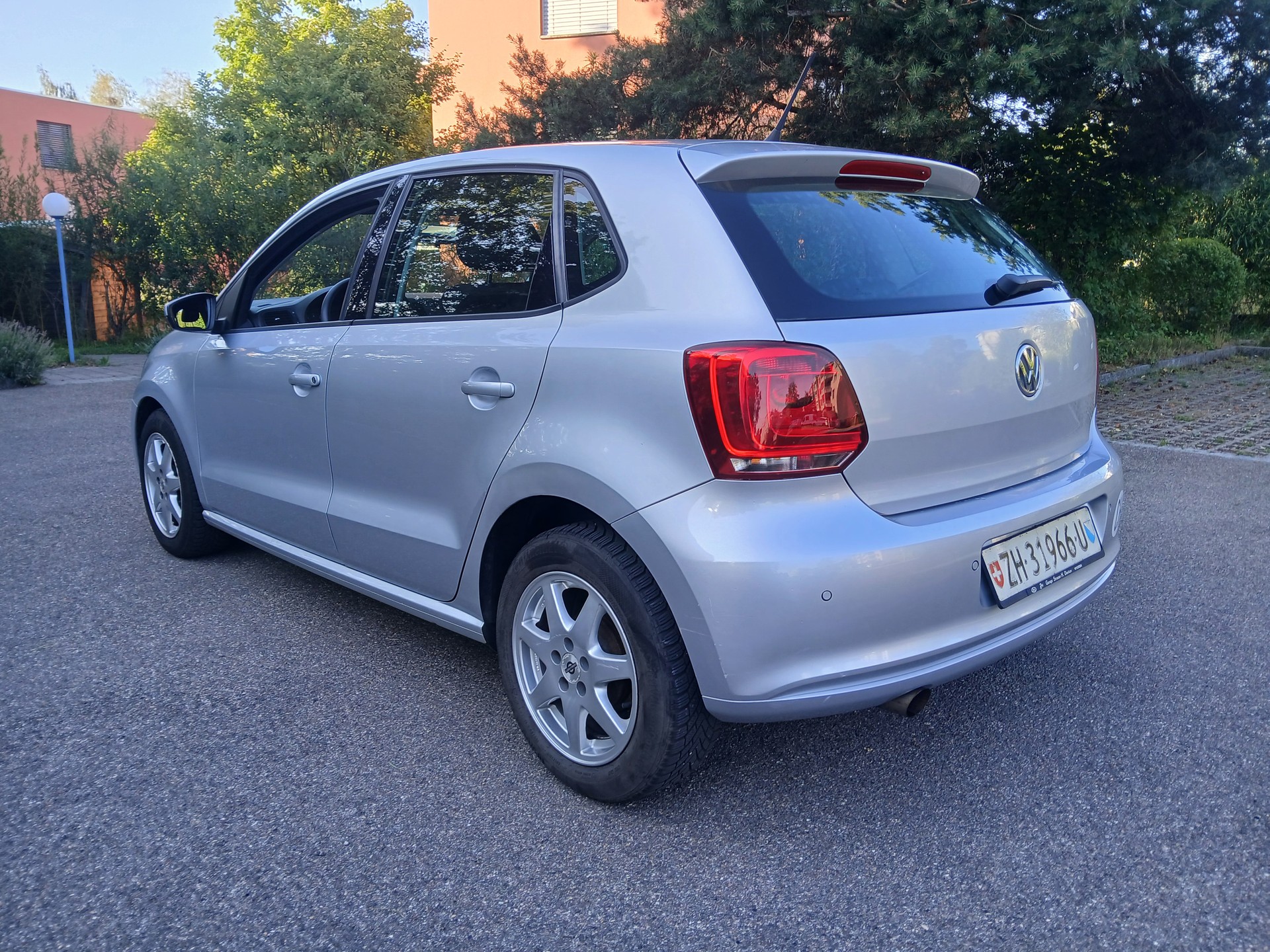 VW Polo 1.4 16V Trendline-image-2