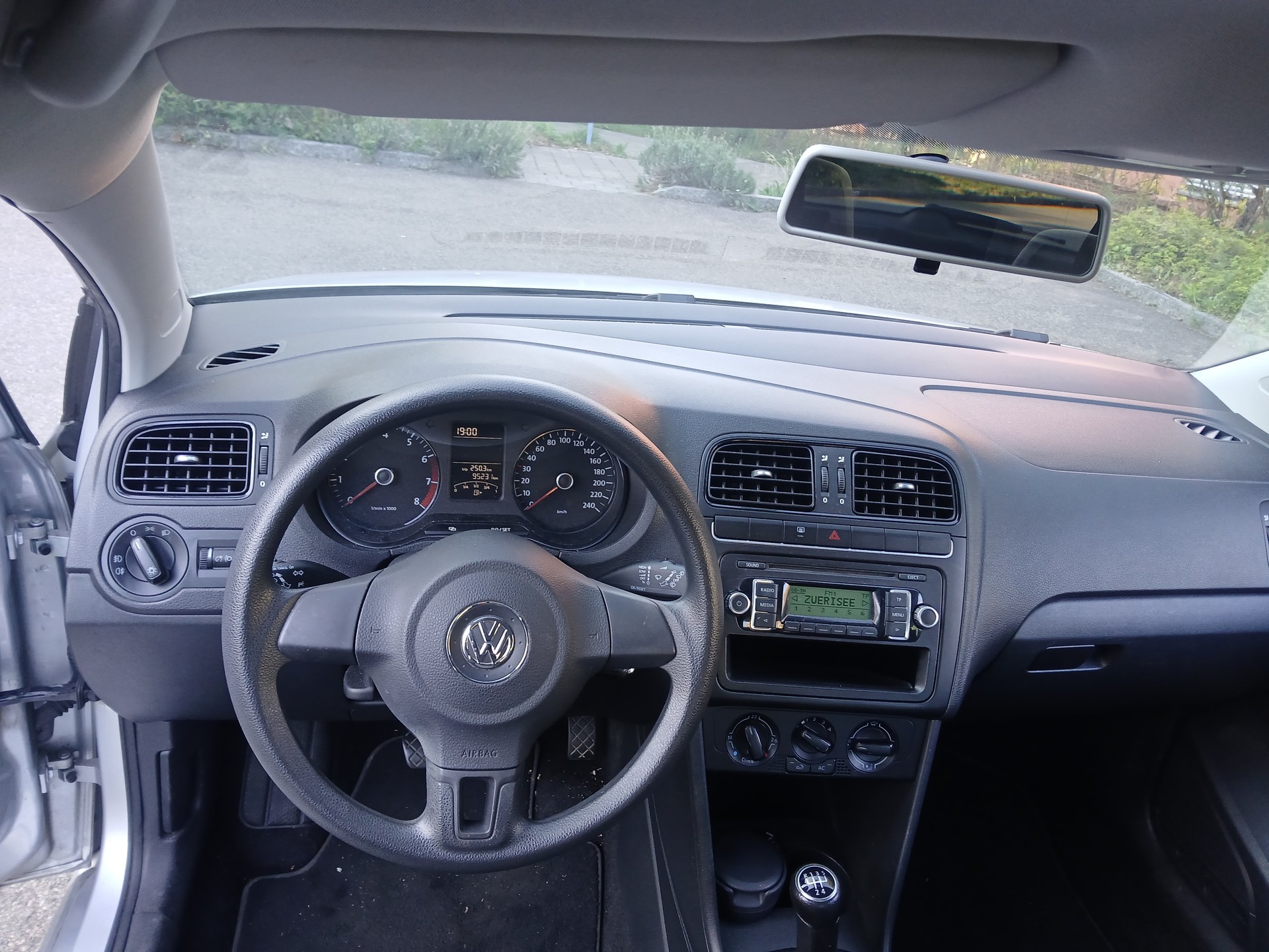 VW Polo 1.4 16V Trendline-image-9