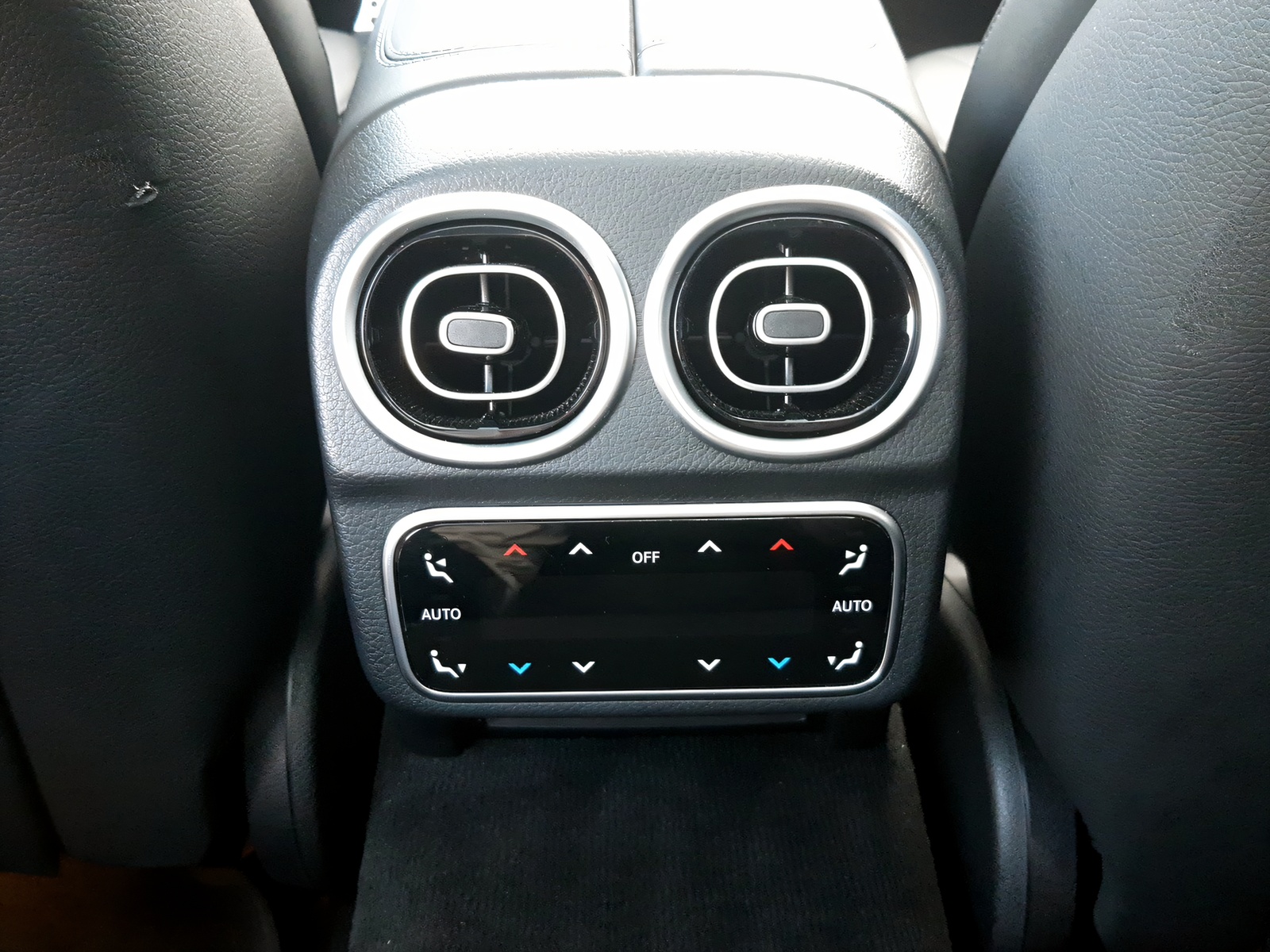 MERCEDES-BENZ C 400 e 4Matic-image-9