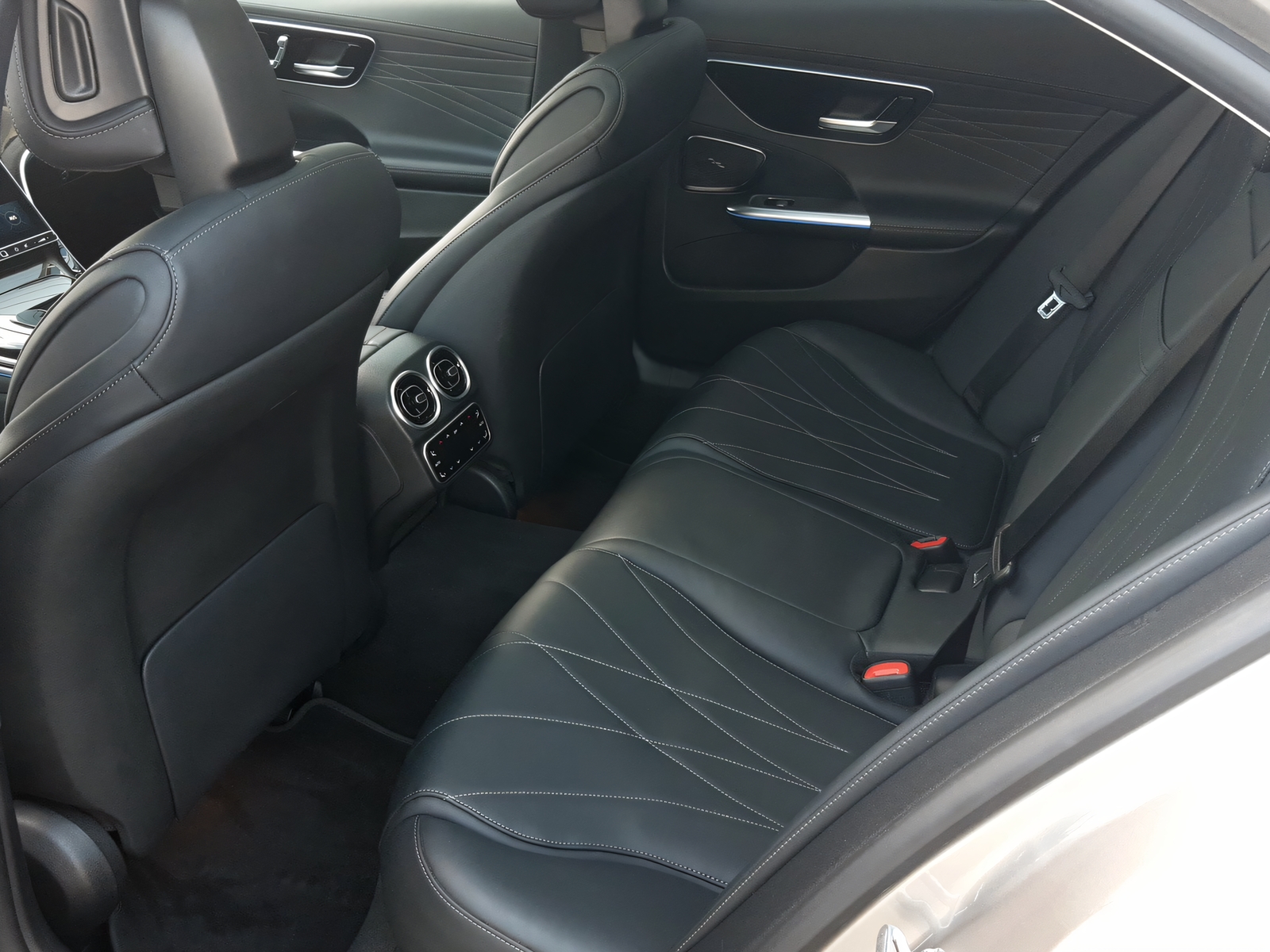 MERCEDES-BENZ C 400 e 4Matic-image-8