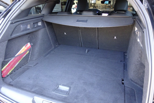 PEUGEOT 308 SW 1.2 HEV 145 GT-image-8