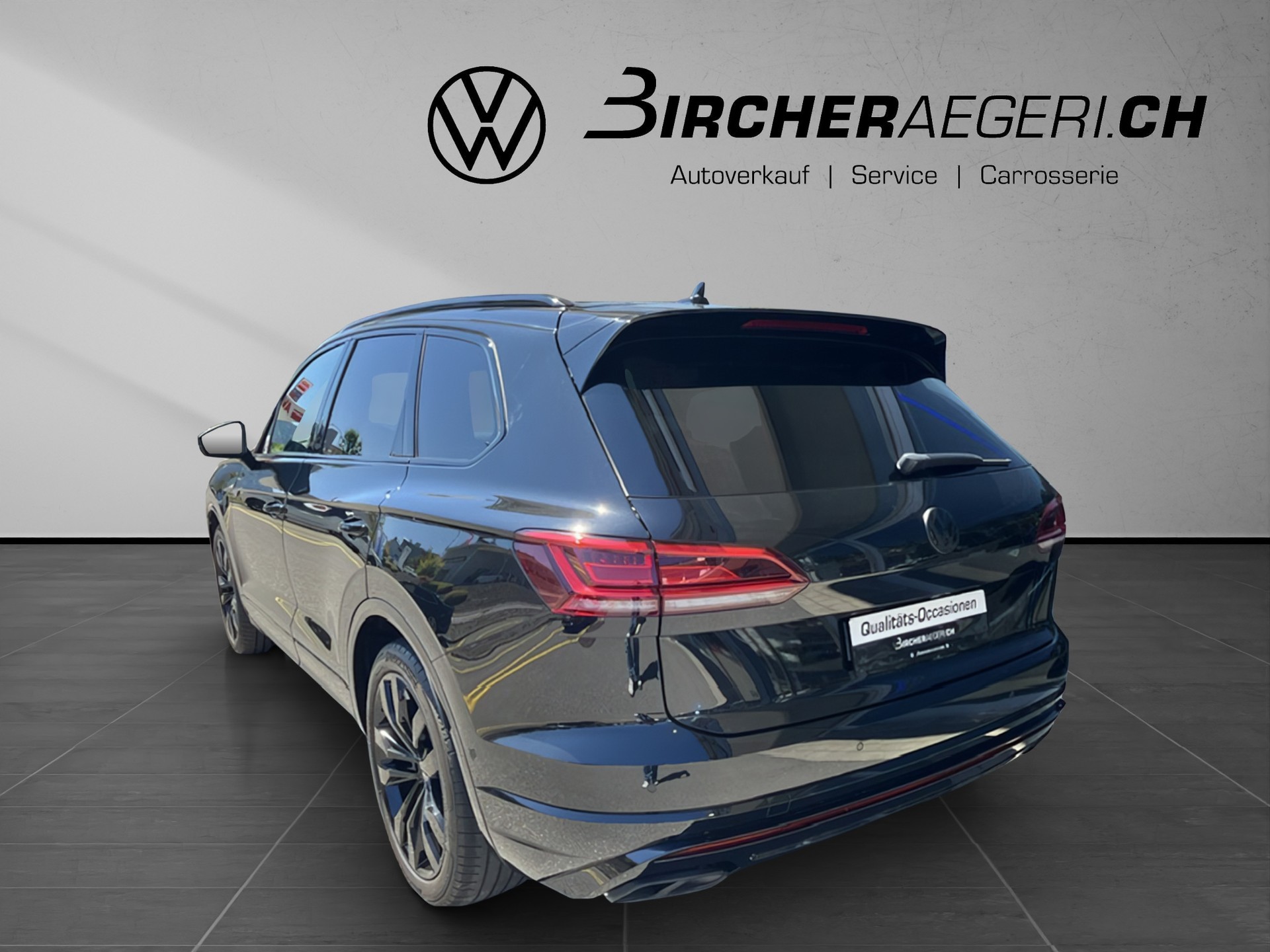 VW Touareg 3.0 TDI R Line 75 Edition Tiptronic-image-3