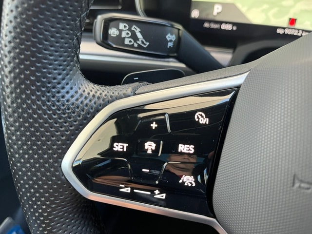 VW Touareg 3.0 TDI R Line 75 Edition Tiptronic-image-11