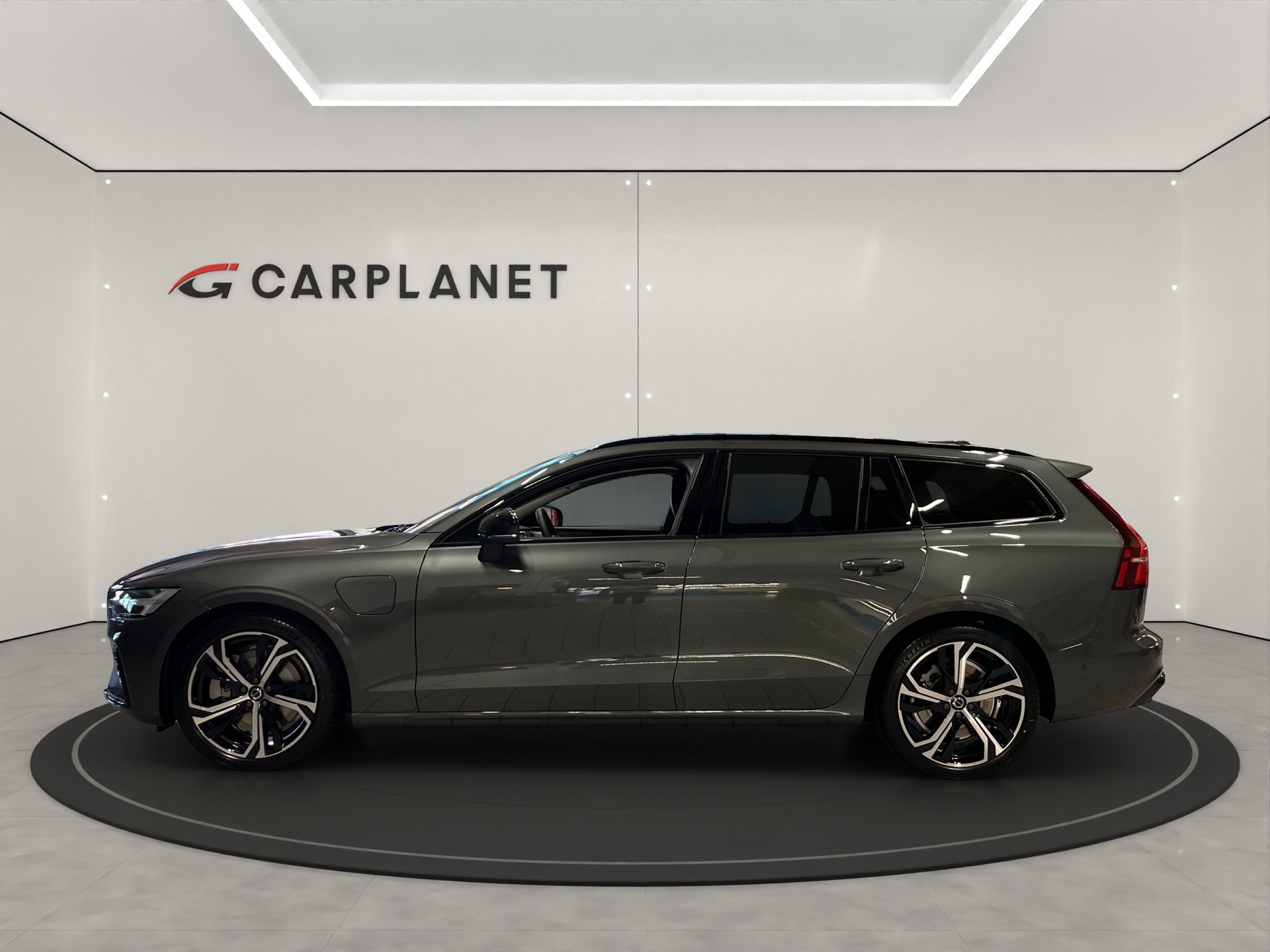 VOLVO V60 2.0 T6 TE Ultra Dark eAWD-image-4