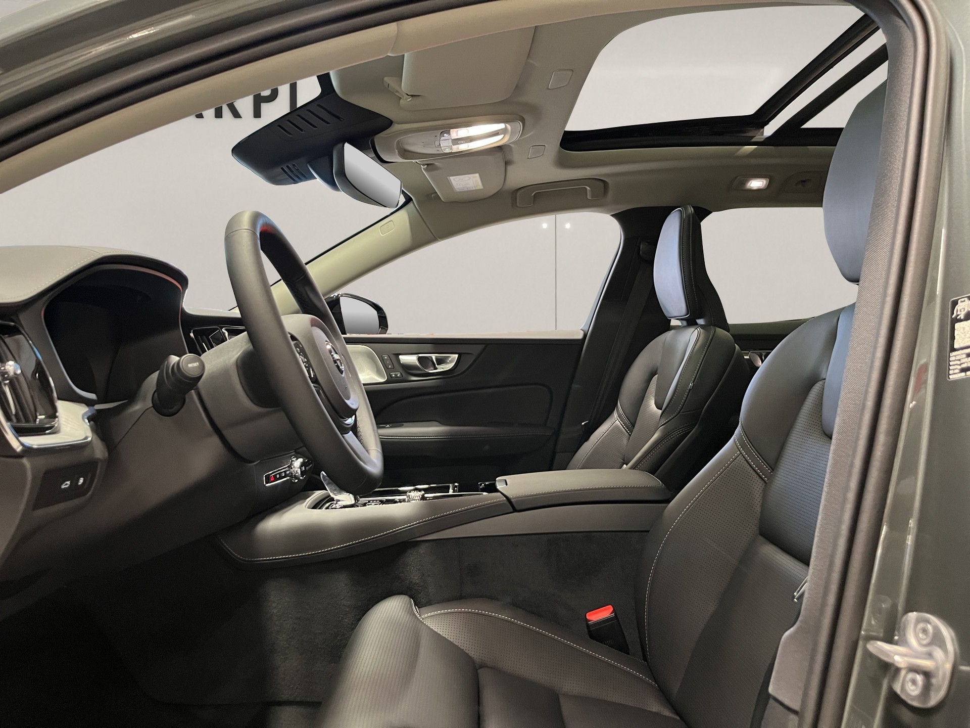 VOLVO V60 2.0 T6 TE Ultra Dark eAWD-image-7