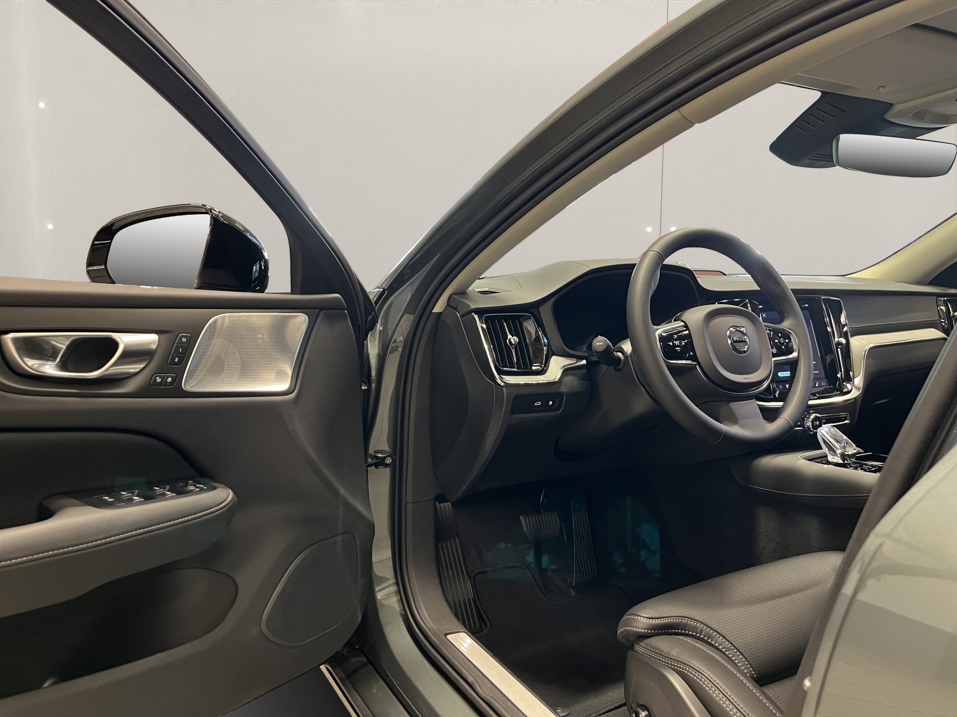 VOLVO V60 2.0 T6 TE Ultra Dark eAWD-image-12