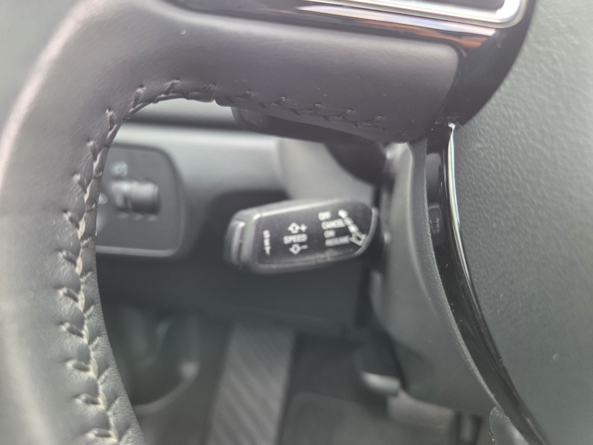 AUDI Q3 2.0 TDI sport quattro S-tronic NEUER MOTOR 500 Km!-image-18
