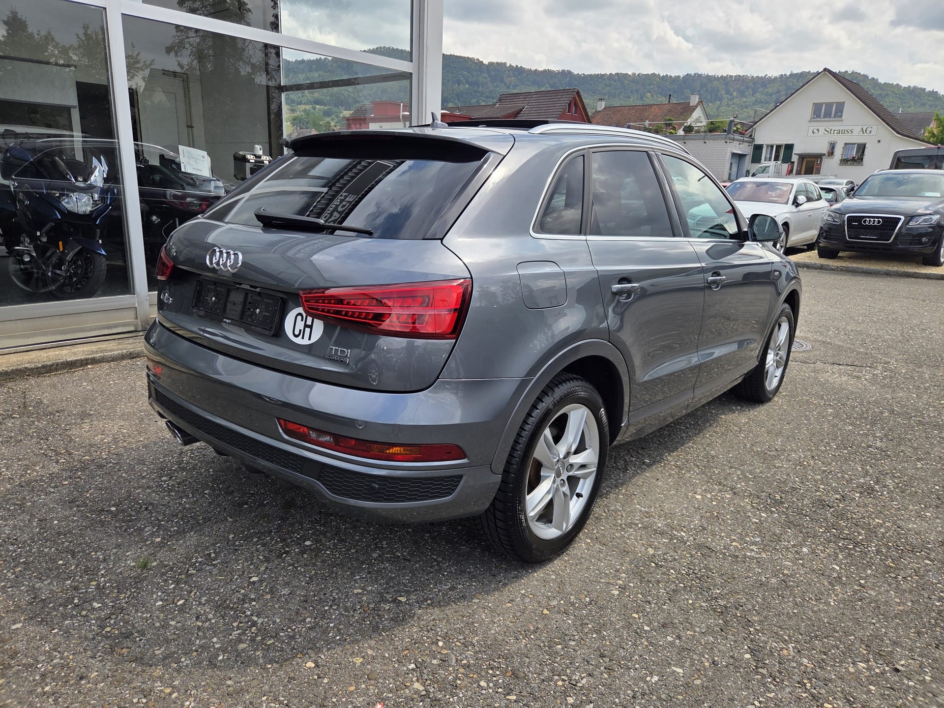 AUDI Q3 2.0 TDI sport quattro S-tronic NEUER MOTOR 500 Km!-image-7
