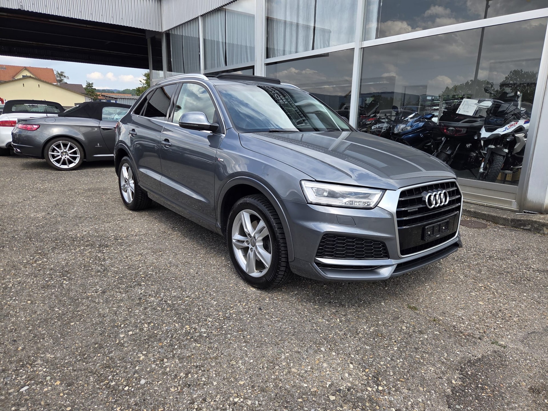 AUDI Q3 2.0 TDI sport quattro S-tronic NEUER MOTOR 500 Km!-image-0
