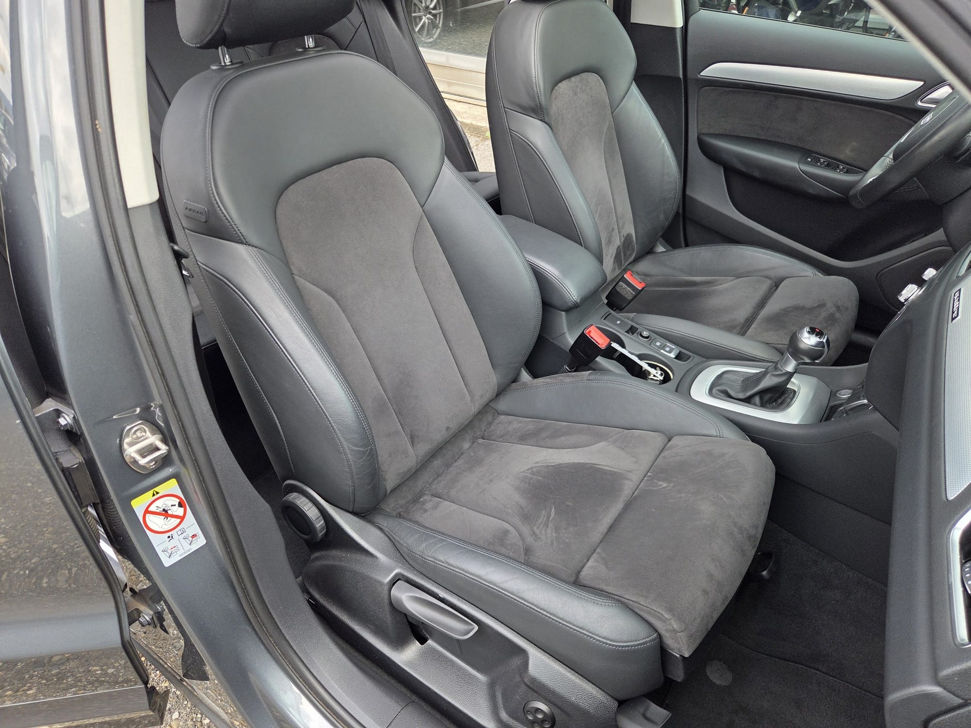 AUDI Q3 2.0 TDI sport quattro S-tronic NEUER MOTOR 500 Km!-image-12
