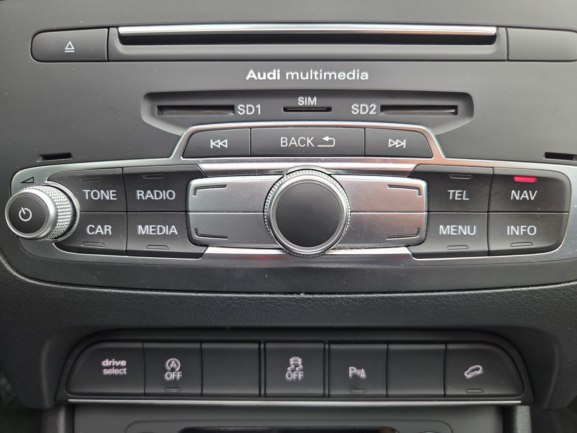 AUDI Q3 2.0 TDI sport quattro S-tronic NEUER MOTOR 500 Km!-image-22