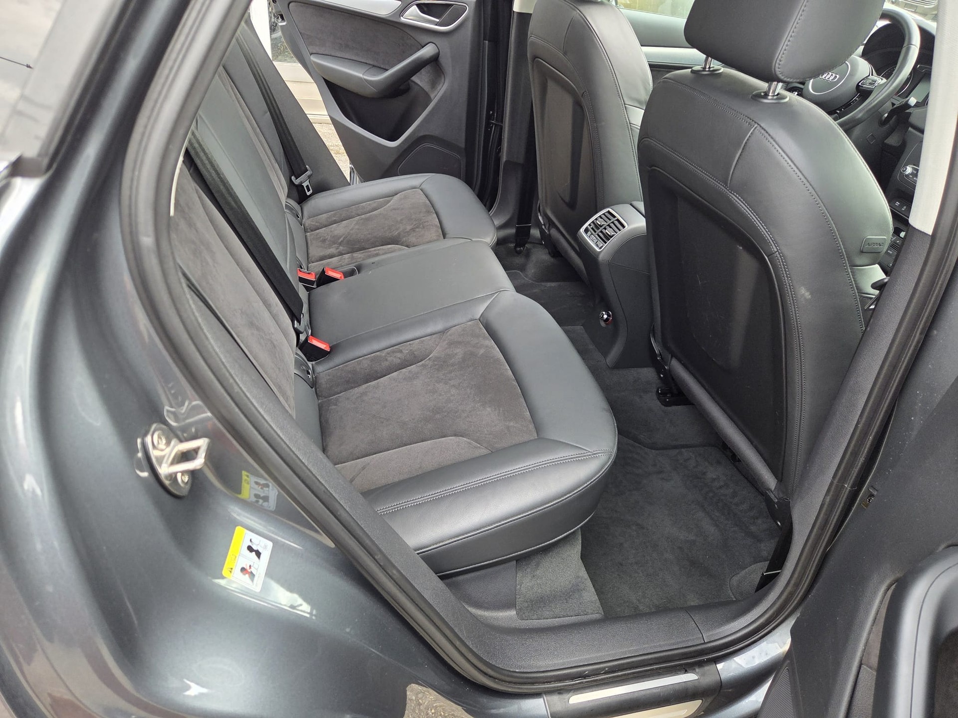 AUDI Q3 2.0 TDI sport quattro S-tronic NEUER MOTOR 500 Km!-image-13