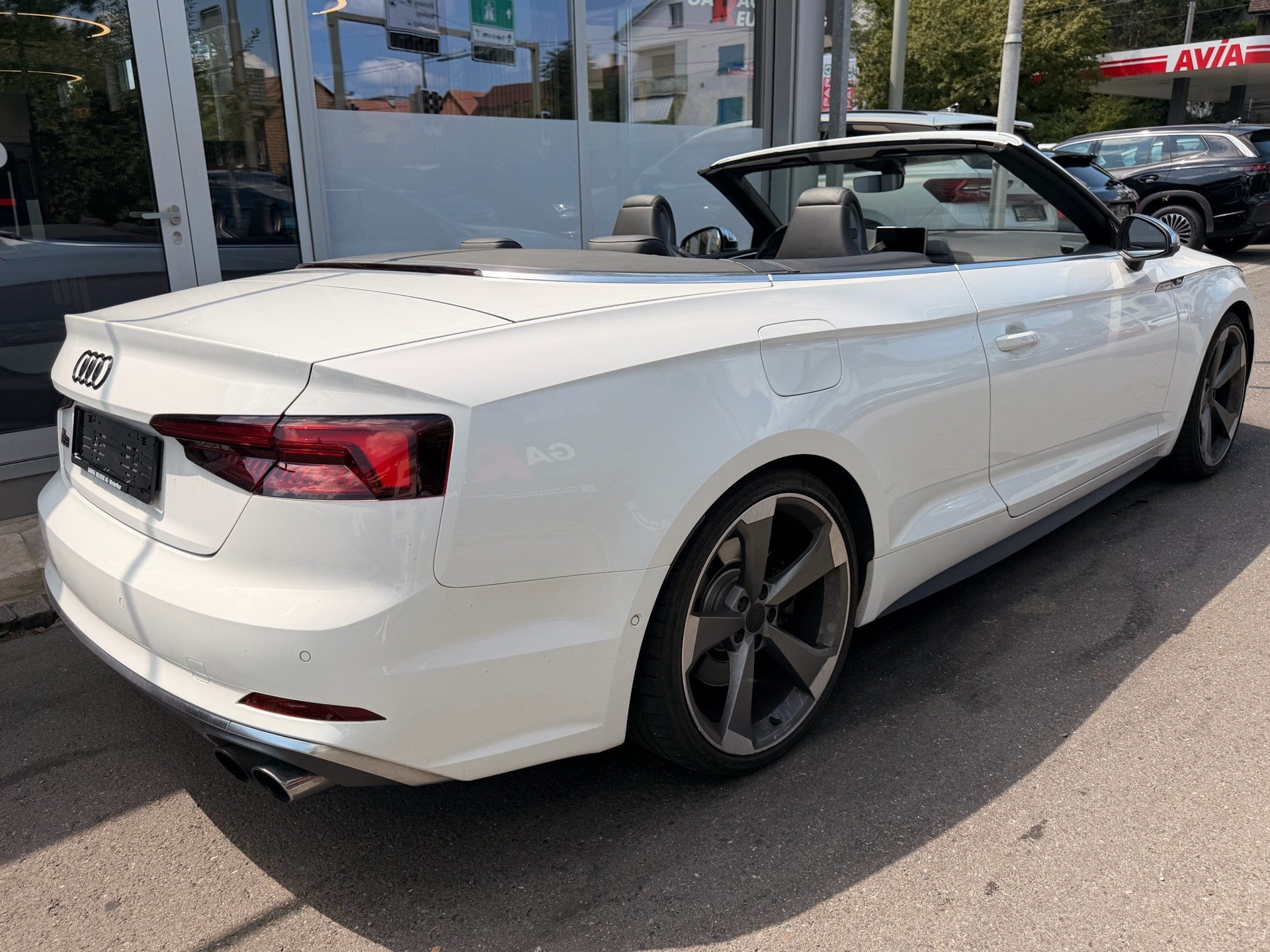 AUDI S5 Cabriolet 3.0 TFSI quattro *** TOPAUSSTATTUNG & WINTERRÄDER ***-image-3