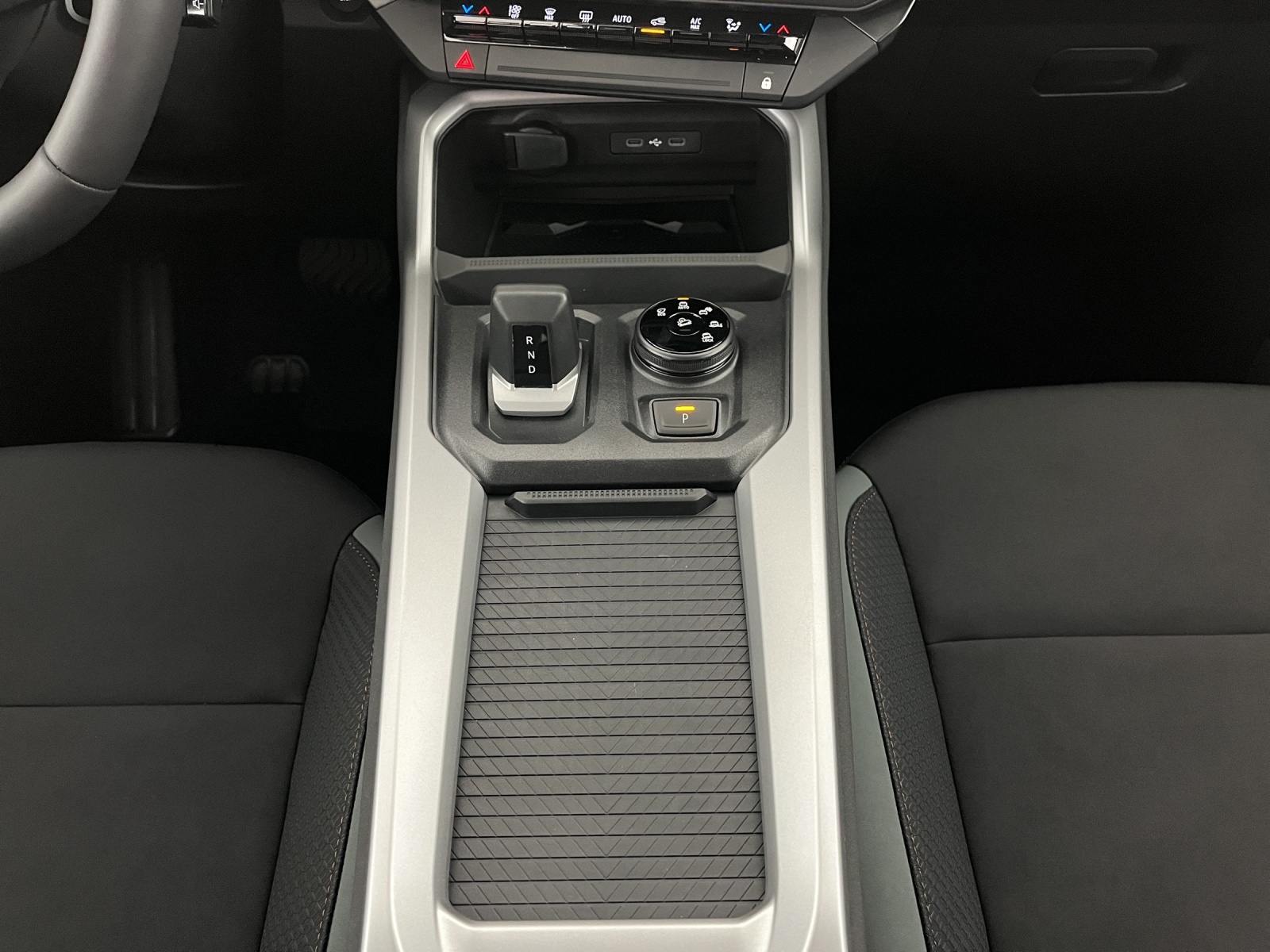 DACIA Bigster 1.2 Hybrid Extreme 4WD-image-13