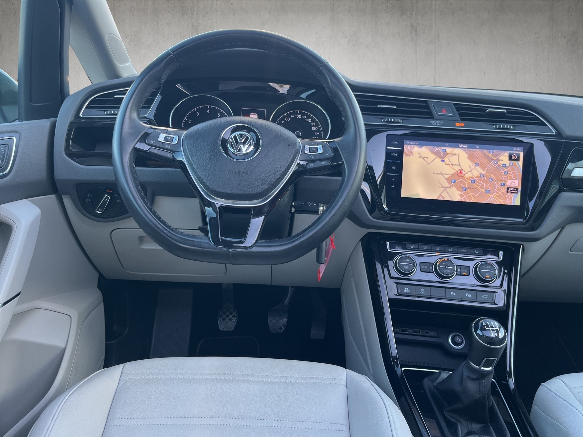 VW Touran 1.4 TSI BlueMotion Technology Highline-image-15