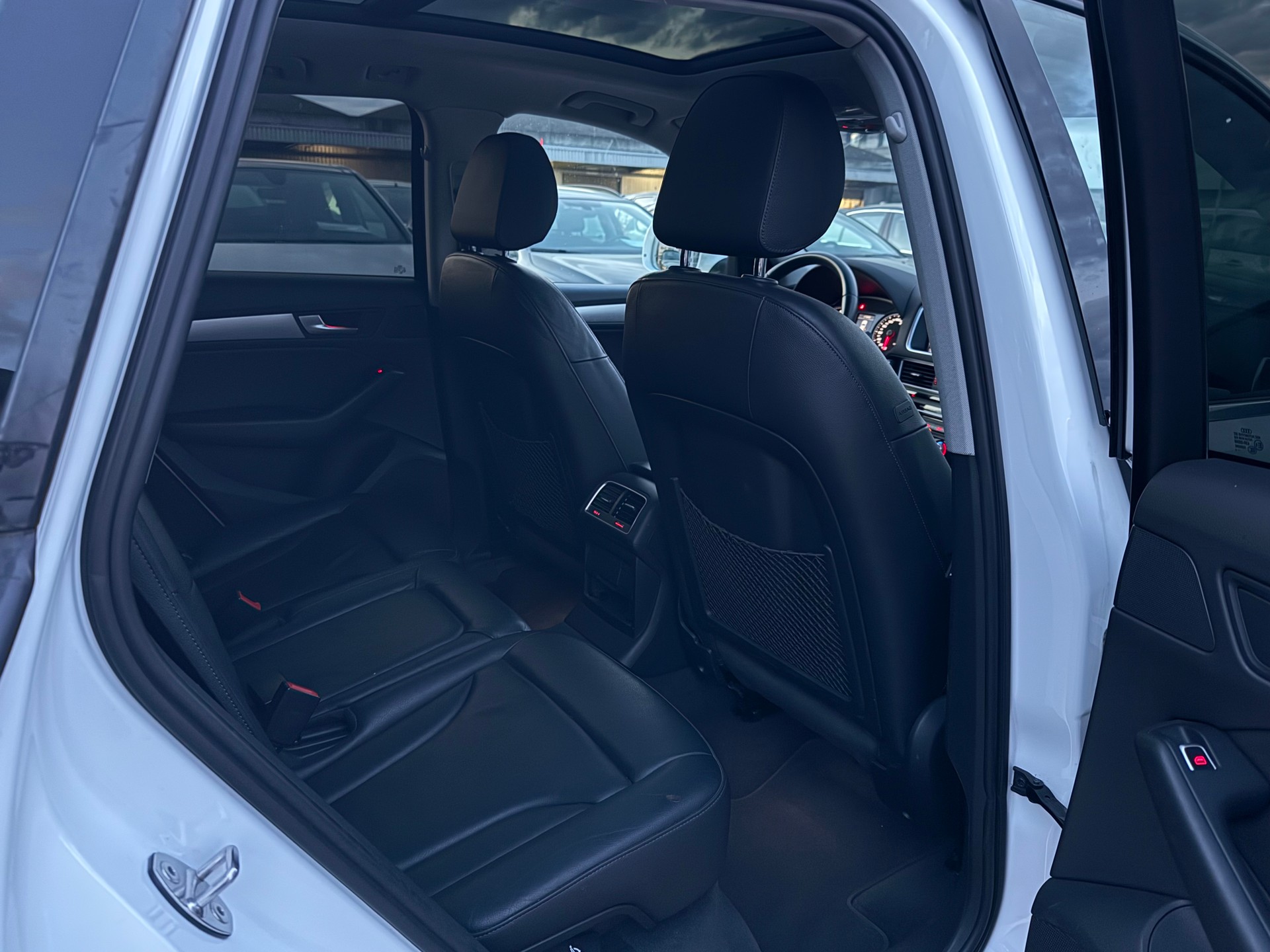AUDI AUDI Q5 2.0 TFSI quattro tiptronic / Frisch ab MFK & Service / 1 Jahr Garantie / Panoramadach / Leder / Navigation-image-11