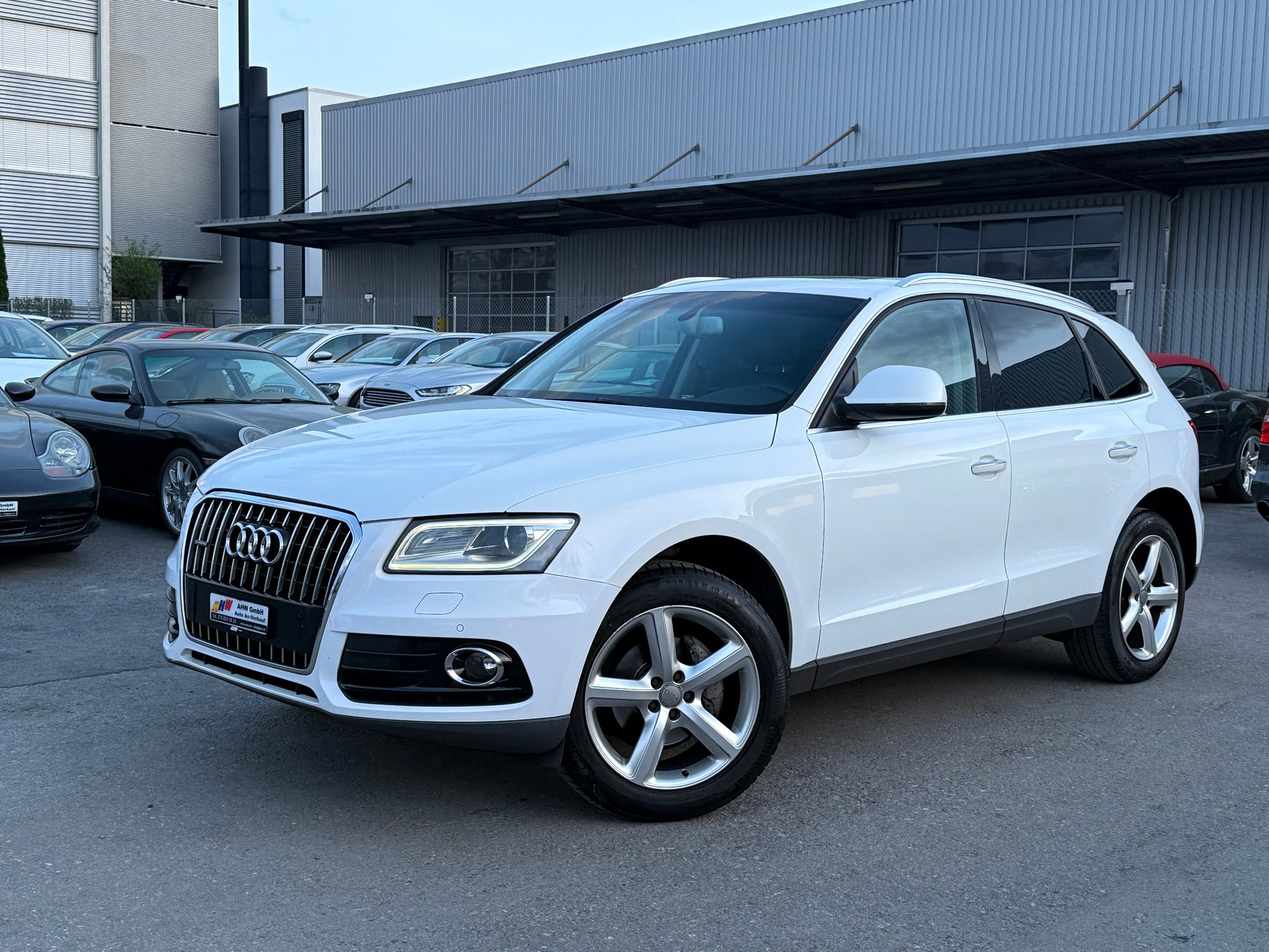 AUDI AUDI Q5 2.0 TFSI quattro tiptronic / Frisch ab MFK & Service / 1 Jahr Garantie / Panoramadach / Leder / Navigation-image-0