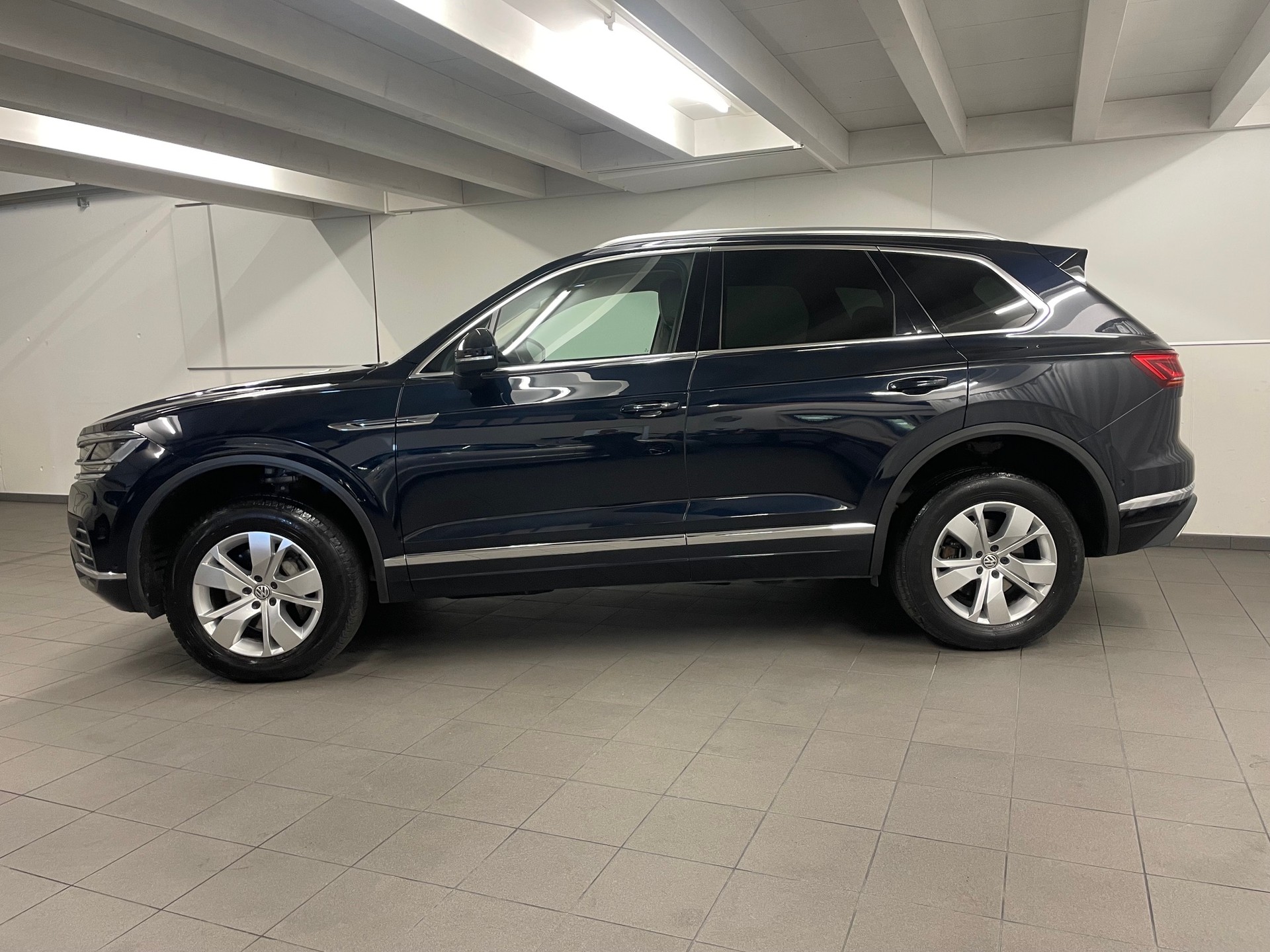 VW Touareg 3.0 TDI Atmosphere Tiptronic-image-2