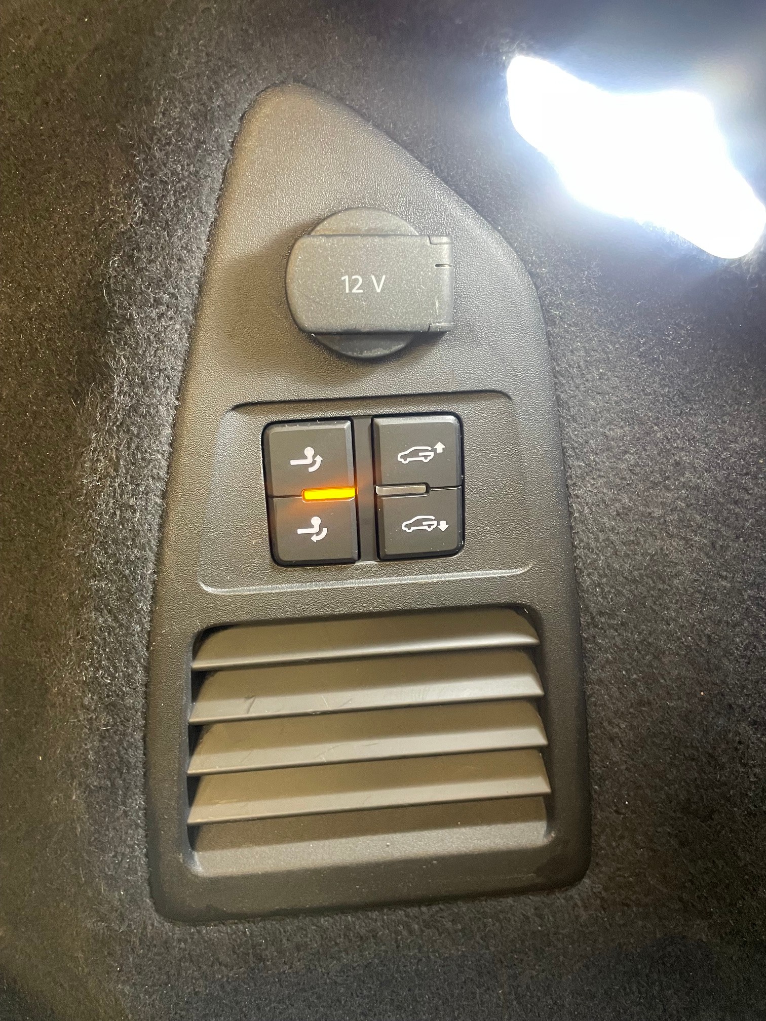 VW Touareg 3.0 TDI Atmosphere Tiptronic-image-1