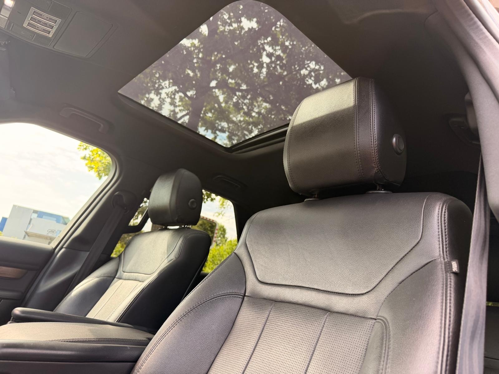 LAND ROVER Discovery 3.0 SDV6 HSE Automatic 7 Plätze-image-13