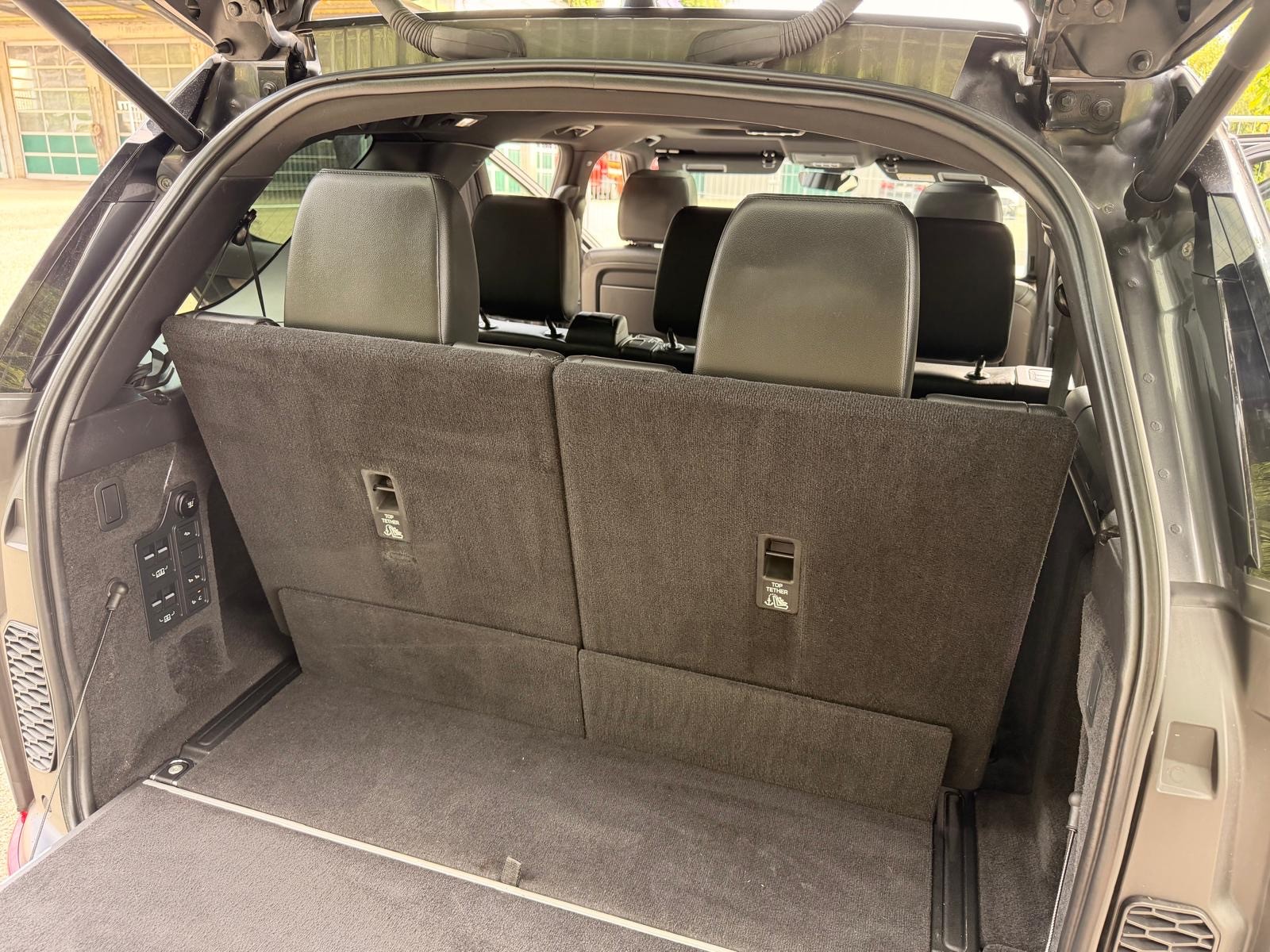 LAND ROVER Discovery 3.0 SDV6 HSE Automatic 7 Plätze-image-9