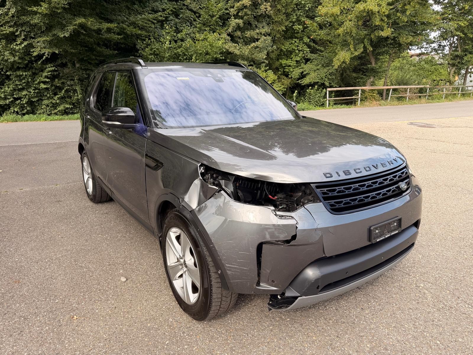 LAND ROVER Discovery 3.0 SDV6 HSE Automatic 7 Plätze-image-5