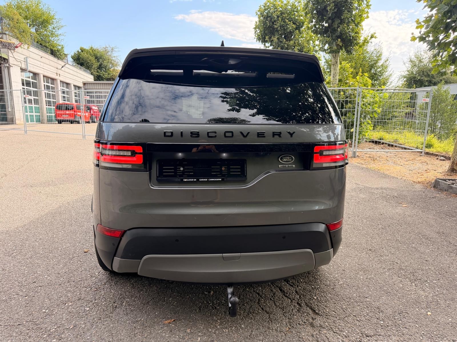 LAND ROVER Discovery 3.0 SDV6 HSE Automatic 7 Plätze-image-2
