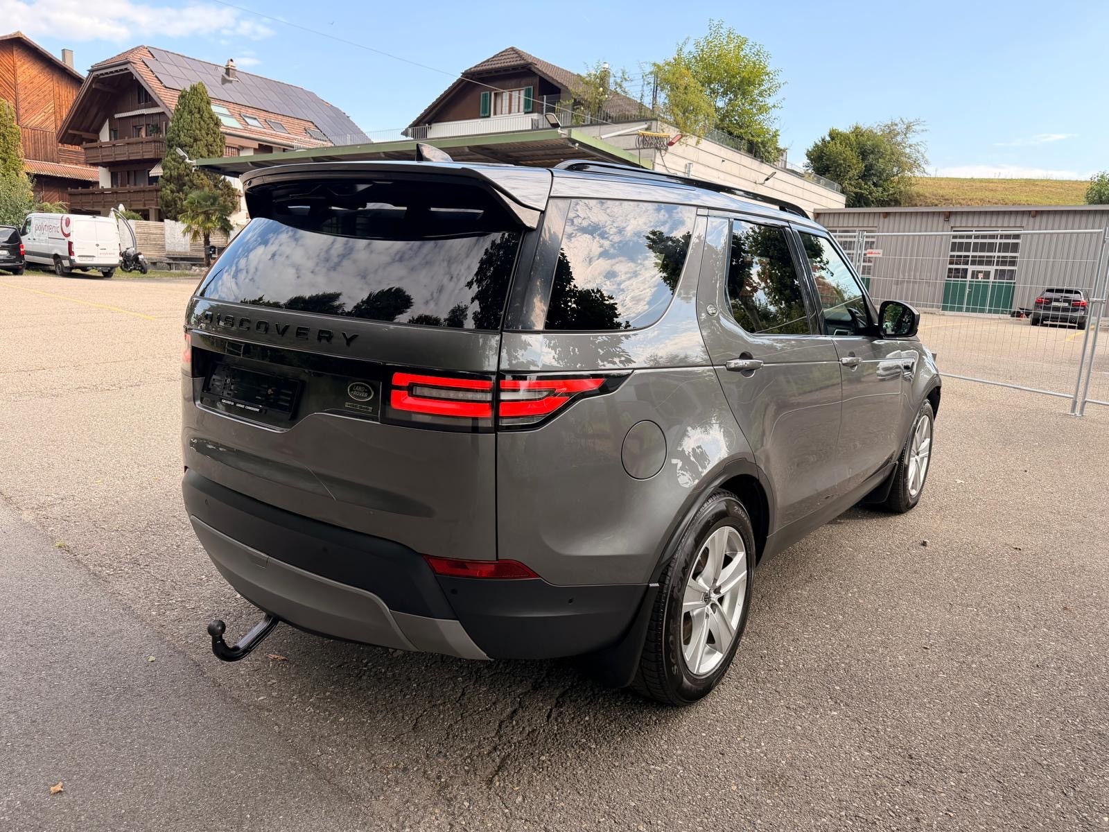 LAND ROVER Discovery 3.0 SDV6 HSE Automatic 7 Plätze-image-3