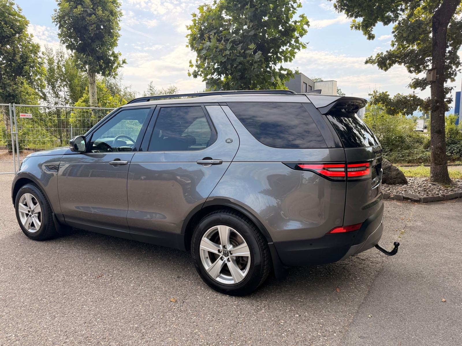 LAND ROVER Discovery 3.0 SDV6 HSE Automatic 7 Plätze-image-1