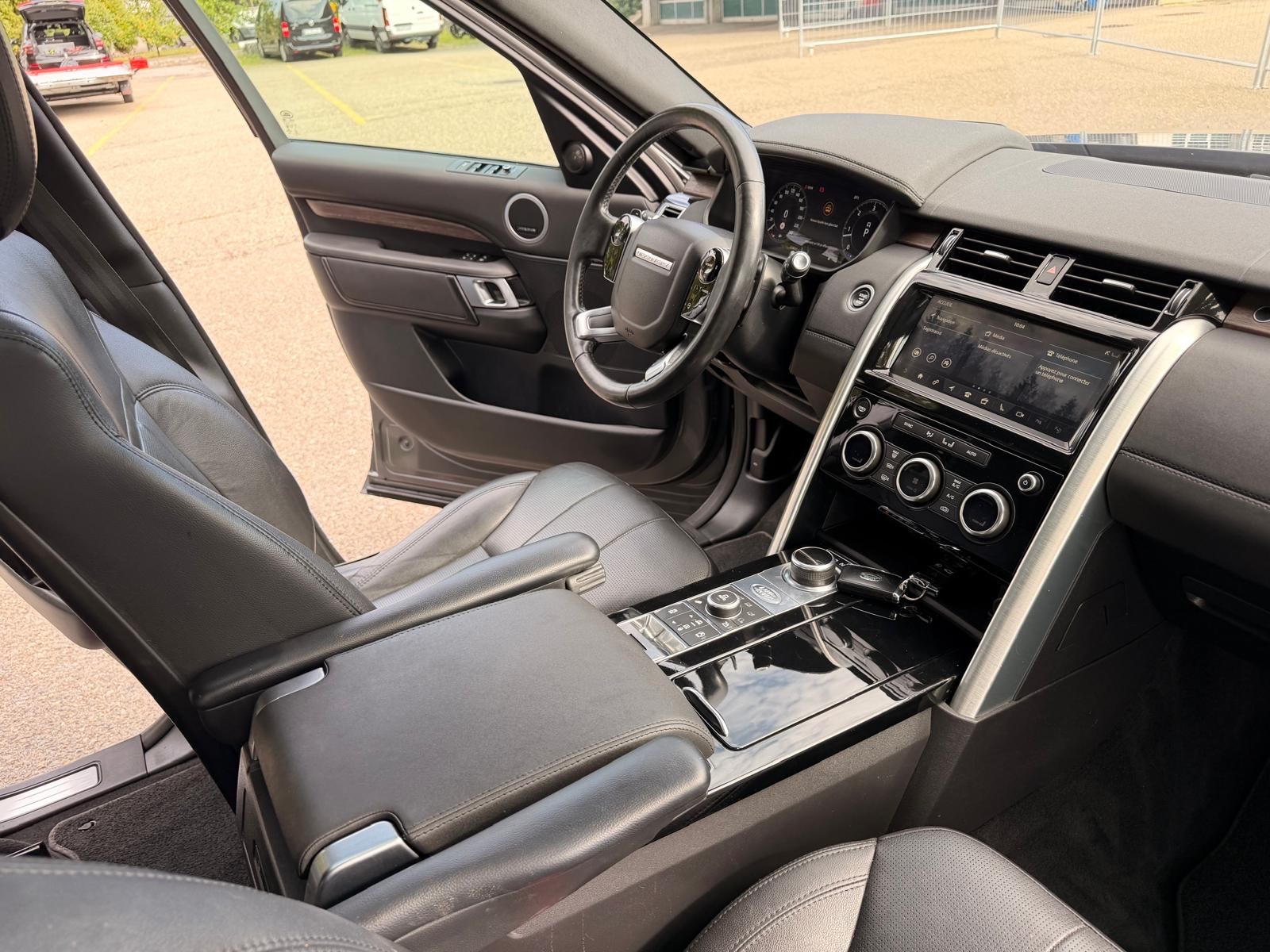 LAND ROVER Discovery 3.0 SDV6 HSE Automatic 7 Plätze-image-12