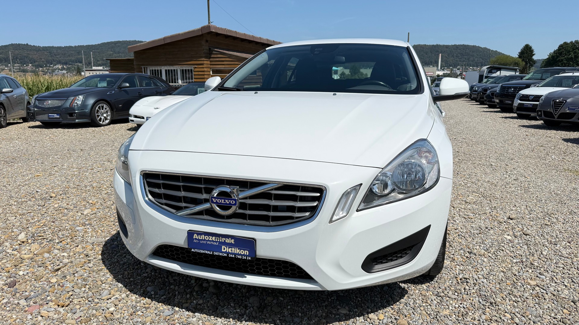 VOLVO V60 T4 Kinetic Powershift-image-11