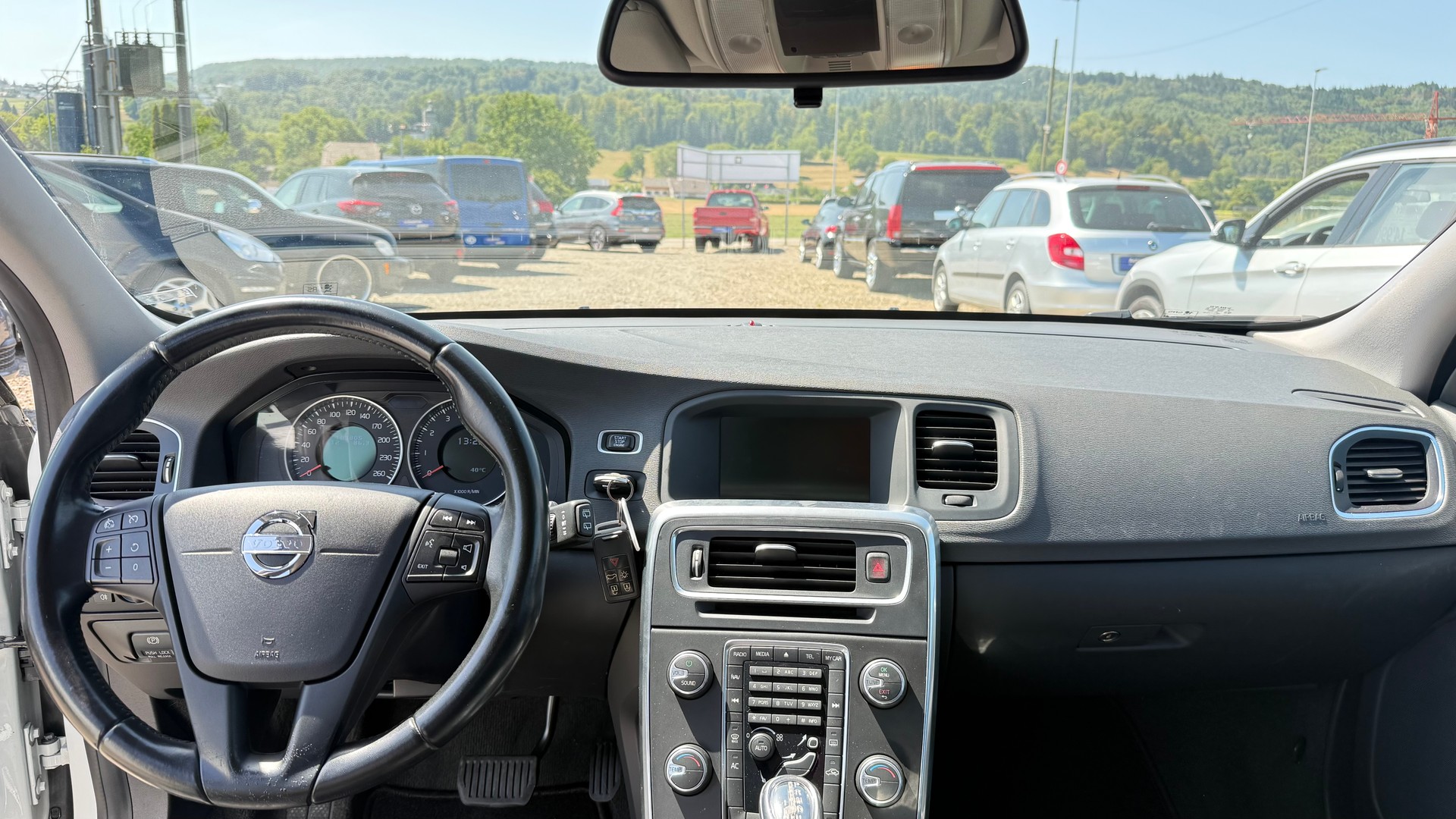 VOLVO V60 T4 Kinetic Powershift-image-4