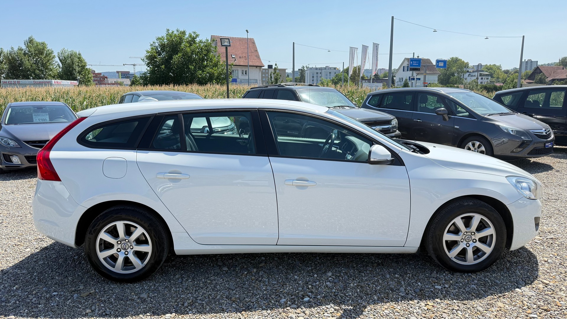 VOLVO V60 T4 Kinetic Powershift-image-16