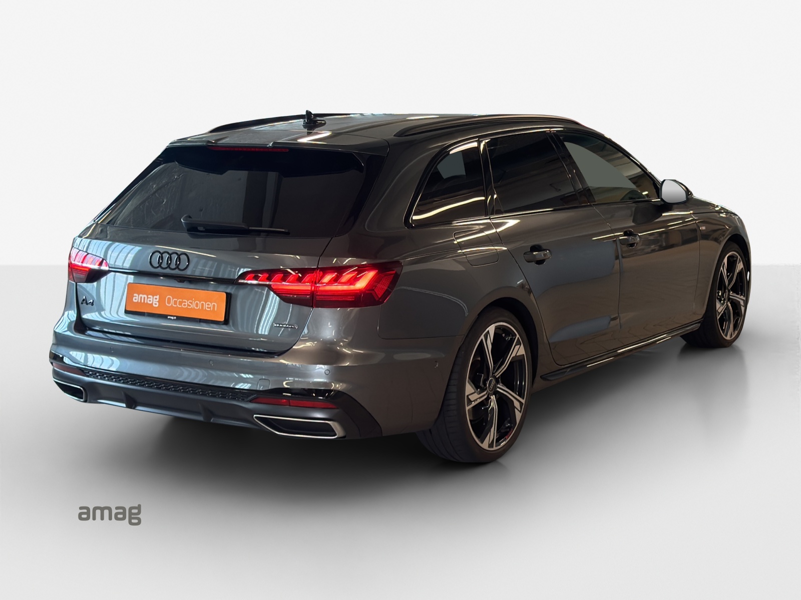 AUDI A4 Avant 40 TDI S line Attraction quattro S-tronic-image-4