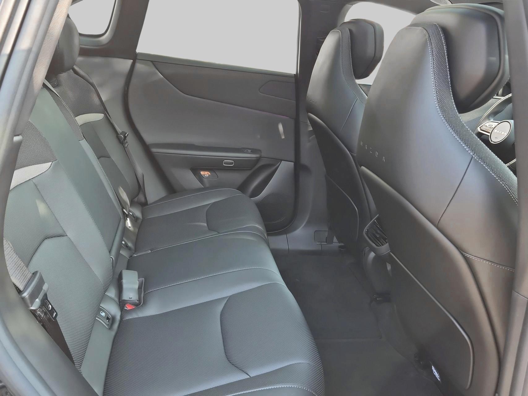 MAZDA CX-6e-image-17