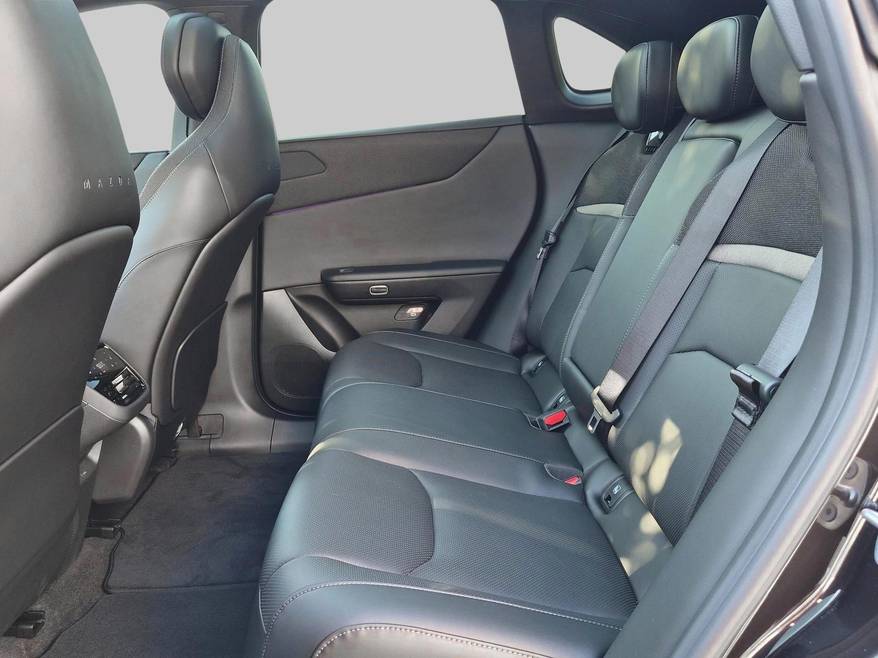 MAZDA CX-6e-image-8