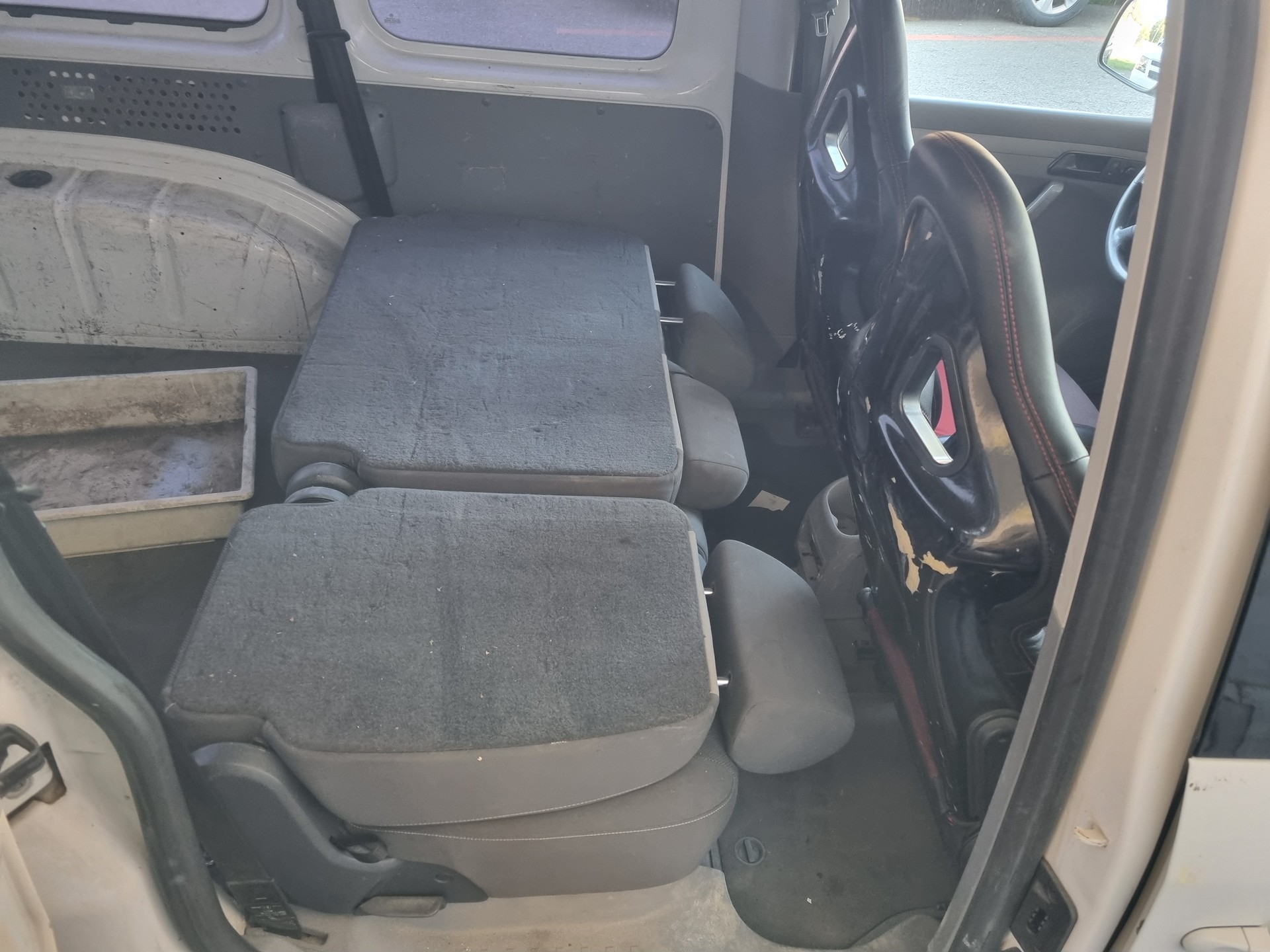 VW Caddy 1.4-image-5
