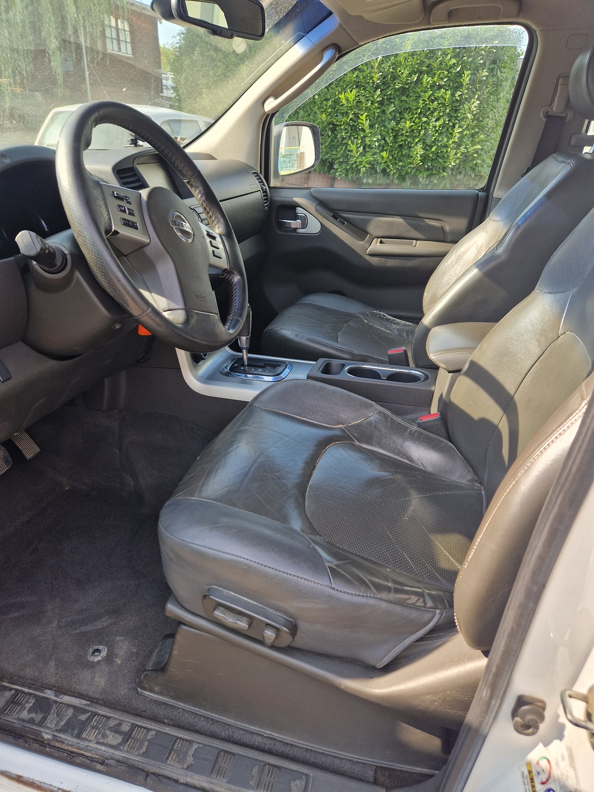 NISSAN Navara V6 Double Cab LE 3.0 dCi 4WD Automat-image-9