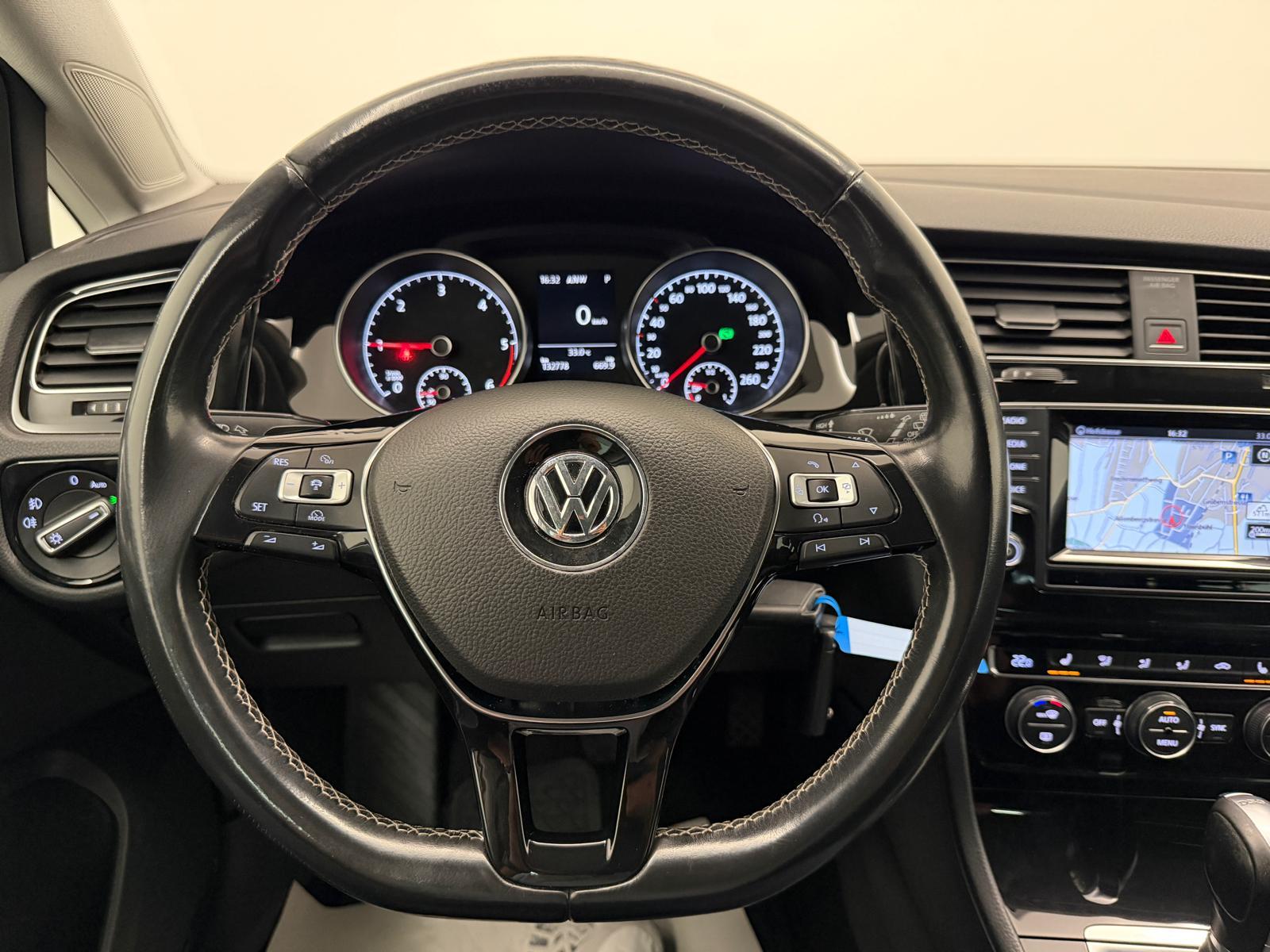 VW Golf VII Variant 2.0 TDI Cup DSG-image-16