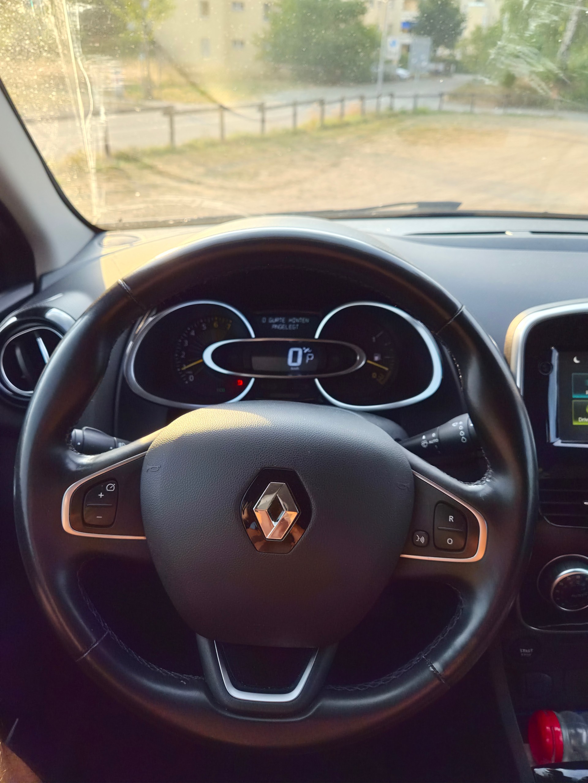 RENAULT 1.2 TCe 120 Iconic S/S-image-4