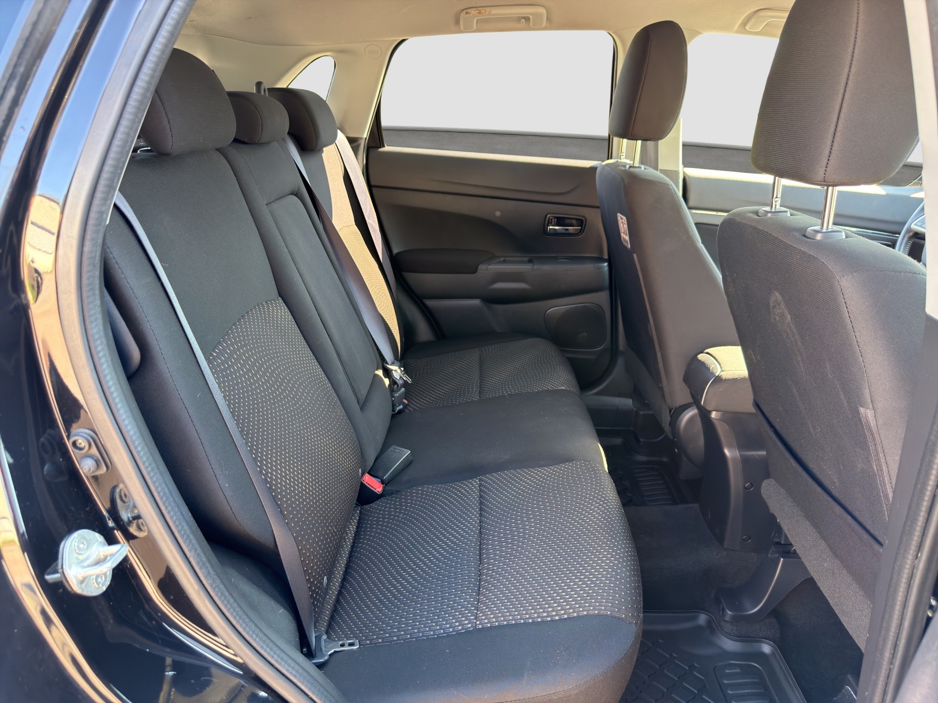 MITSUBISHI ASX 2.2 DID Celebration 300K 4WD Automatic-image-14
