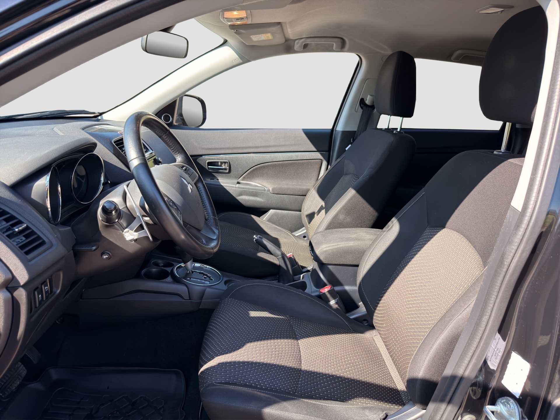 MITSUBISHI ASX 2.2 DID Celebration 300K 4WD Automatic-image-8