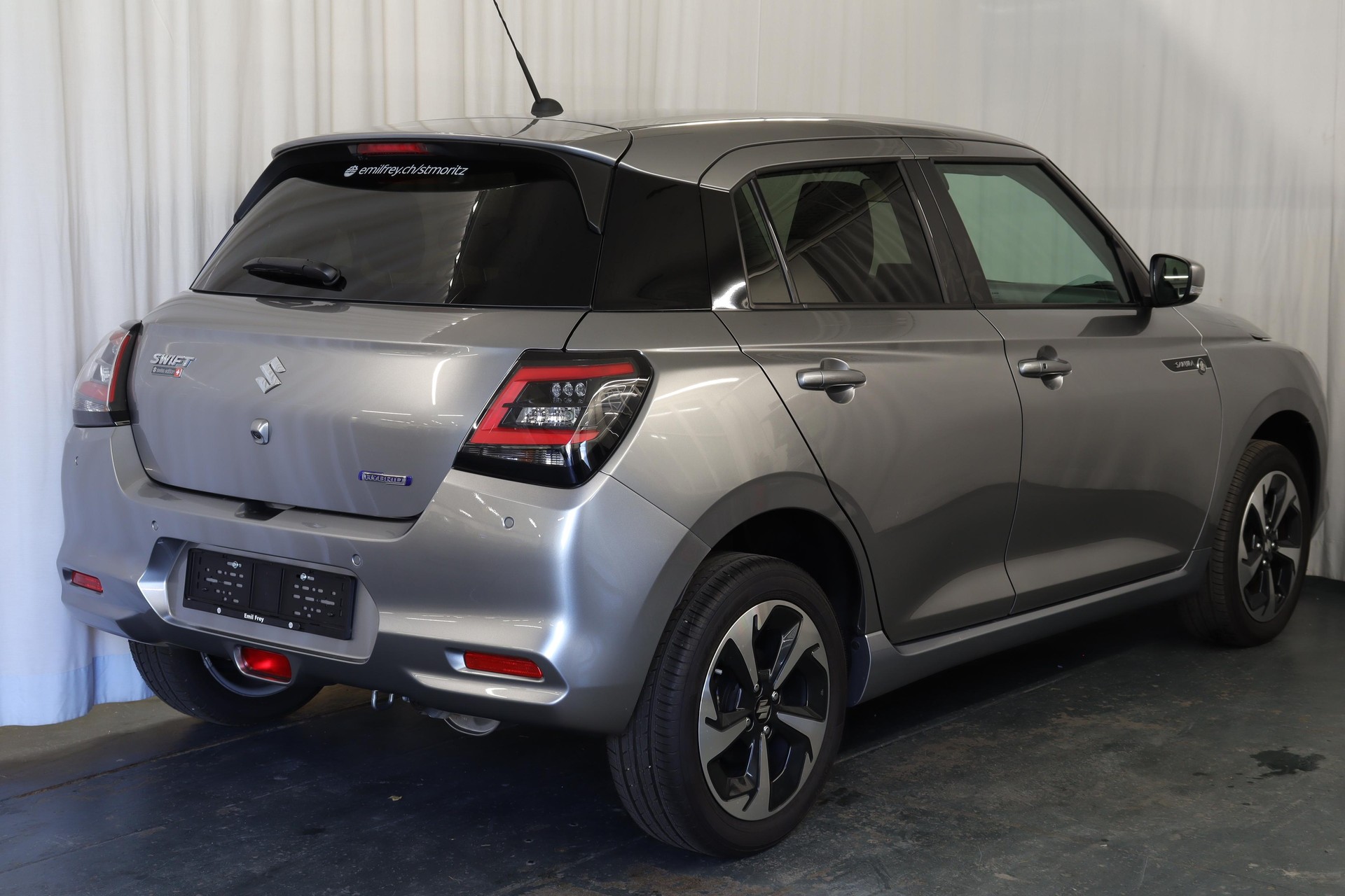 SUZUKI Swift 1.2 Sakura Top Hybrid 4x4-image-12