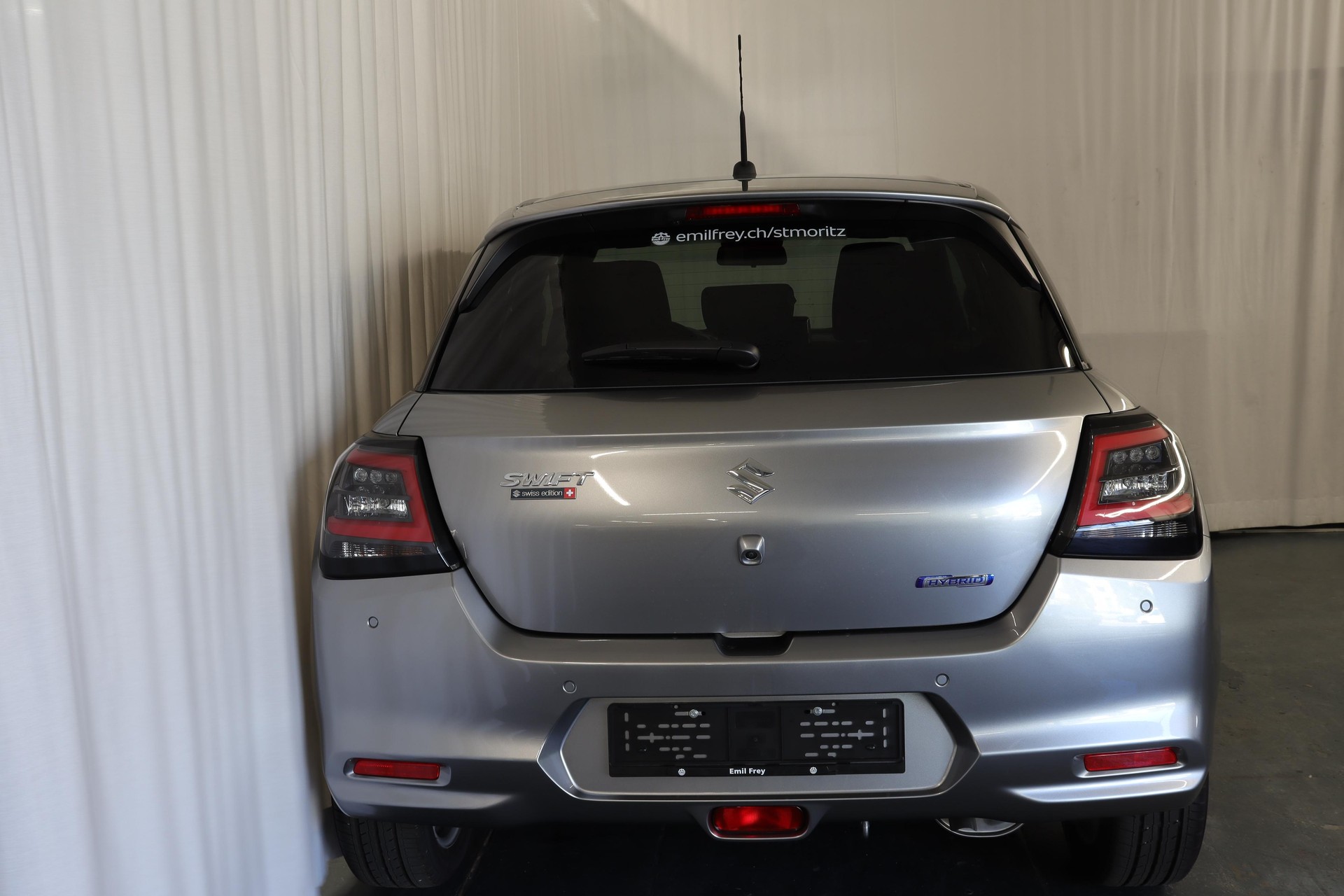 SUZUKI Swift 1.2 Sakura Top Hybrid 4x4-image-13