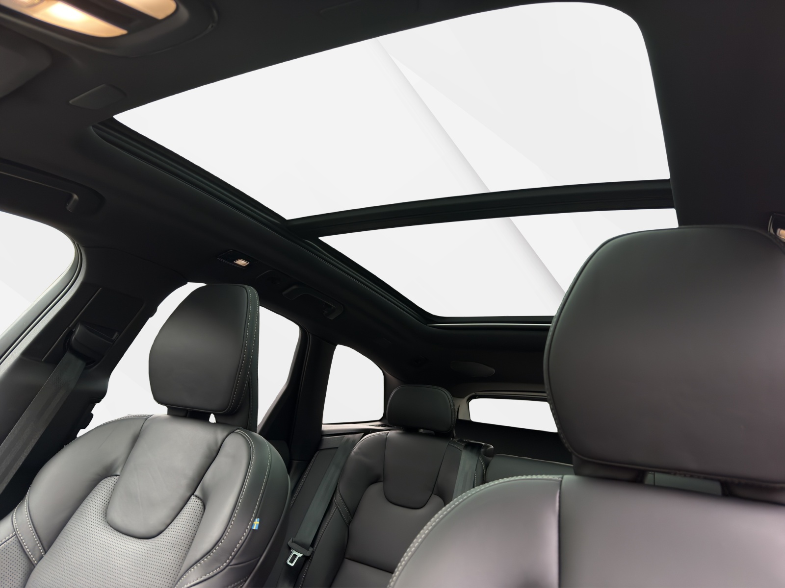 VOLVO XC60 2.0 T8 TE Black Edition eAWD-image-16