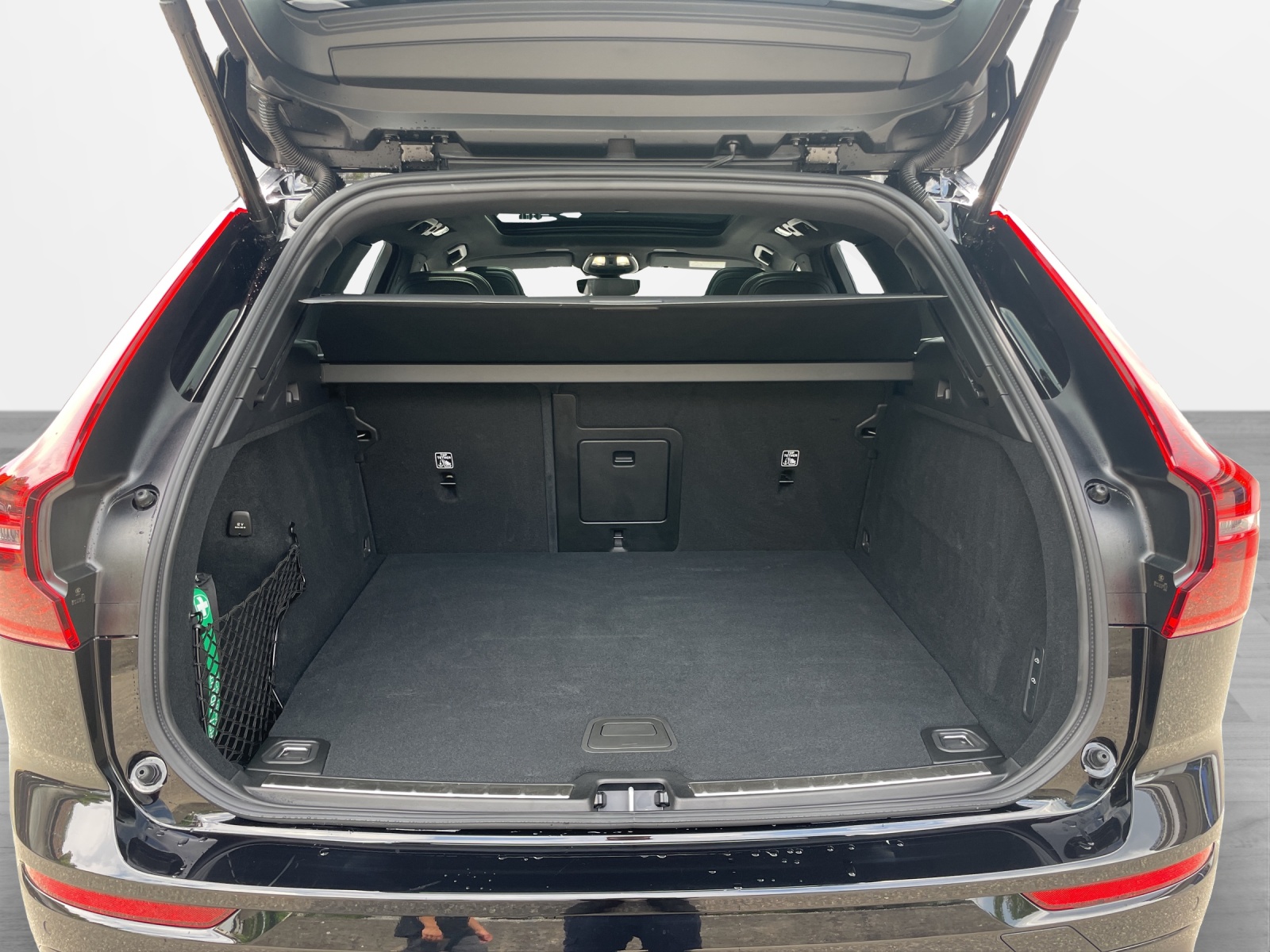 VOLVO XC60 2.0 T8 TE Black Edition eAWD-image-14