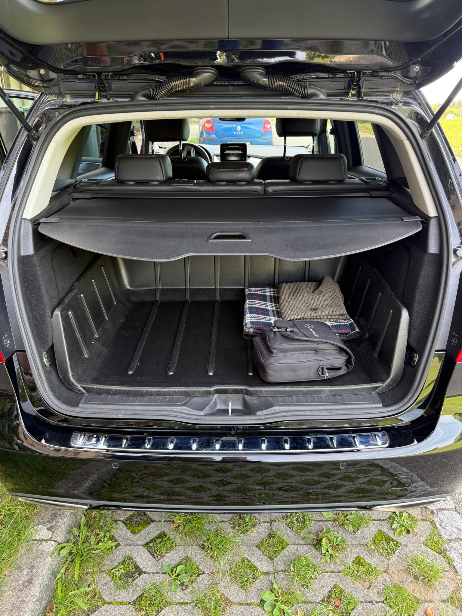 MERCEDES-BENZ B 220 4m-image-11
