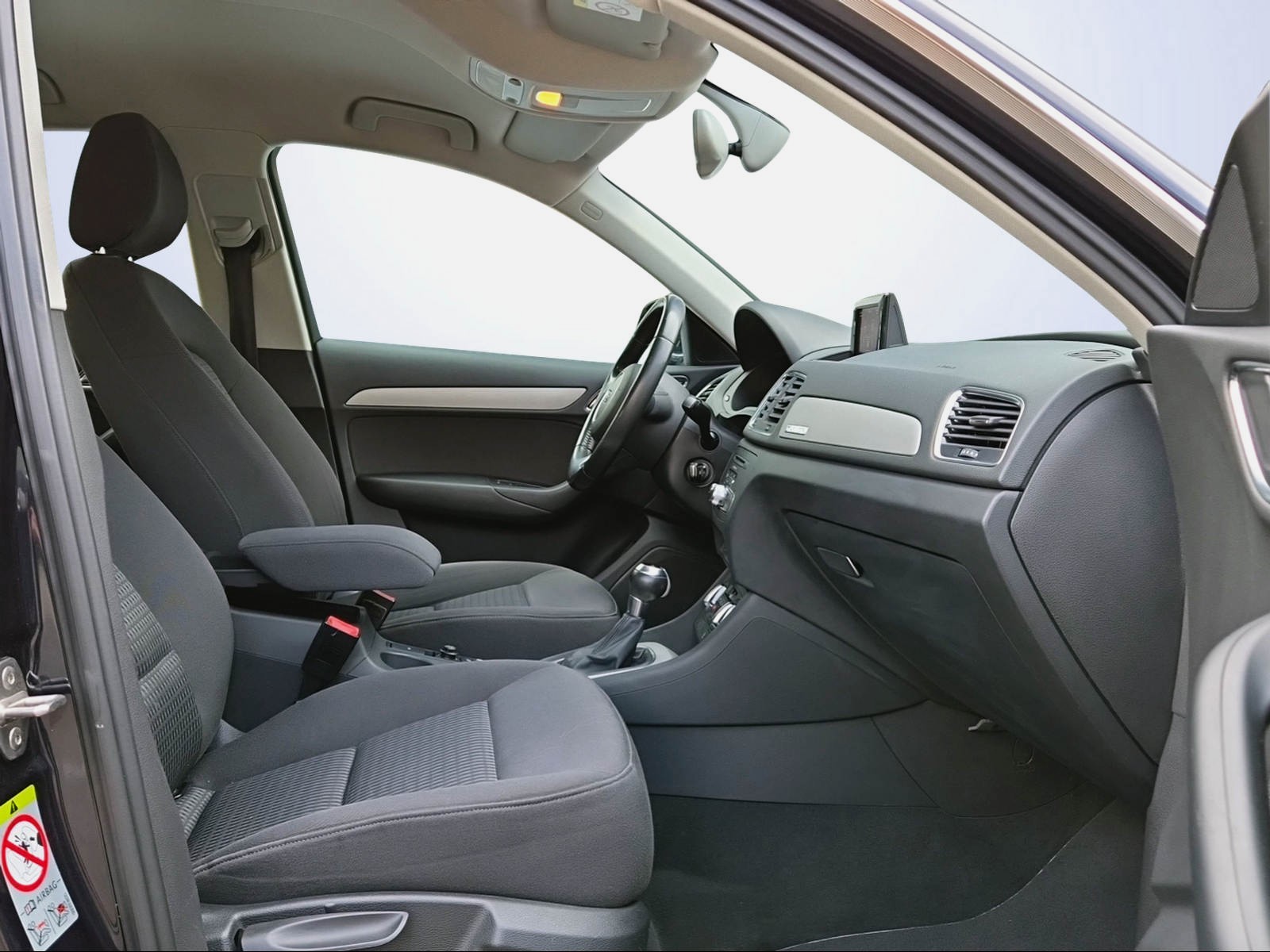 AUDI Q3 2.0 TDI quattro S-tronic-image-11